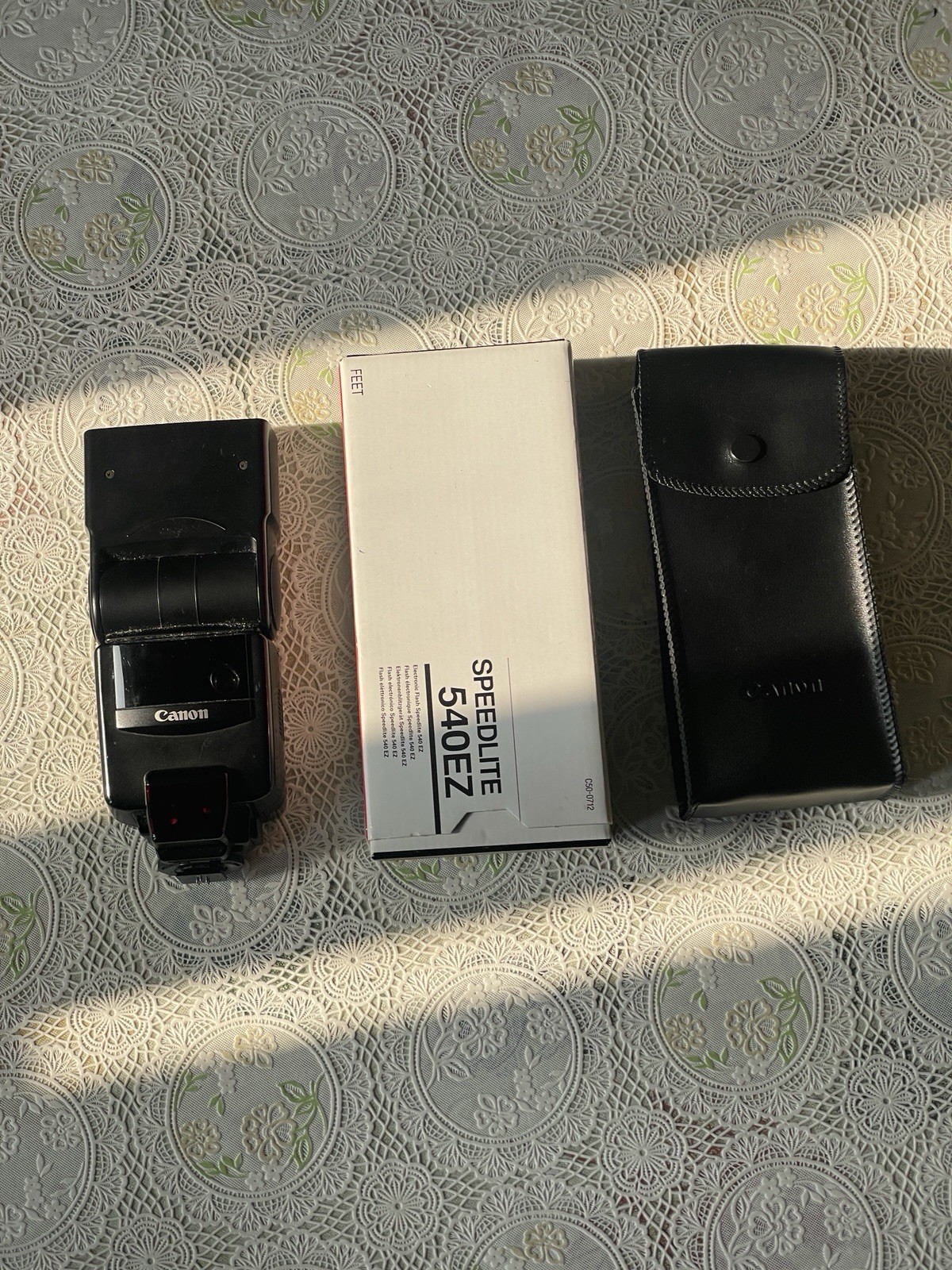 Canon Speedlite 540EZ Shoe Mount Hot Shoe Flash for EOS Film Zoom LCD Box