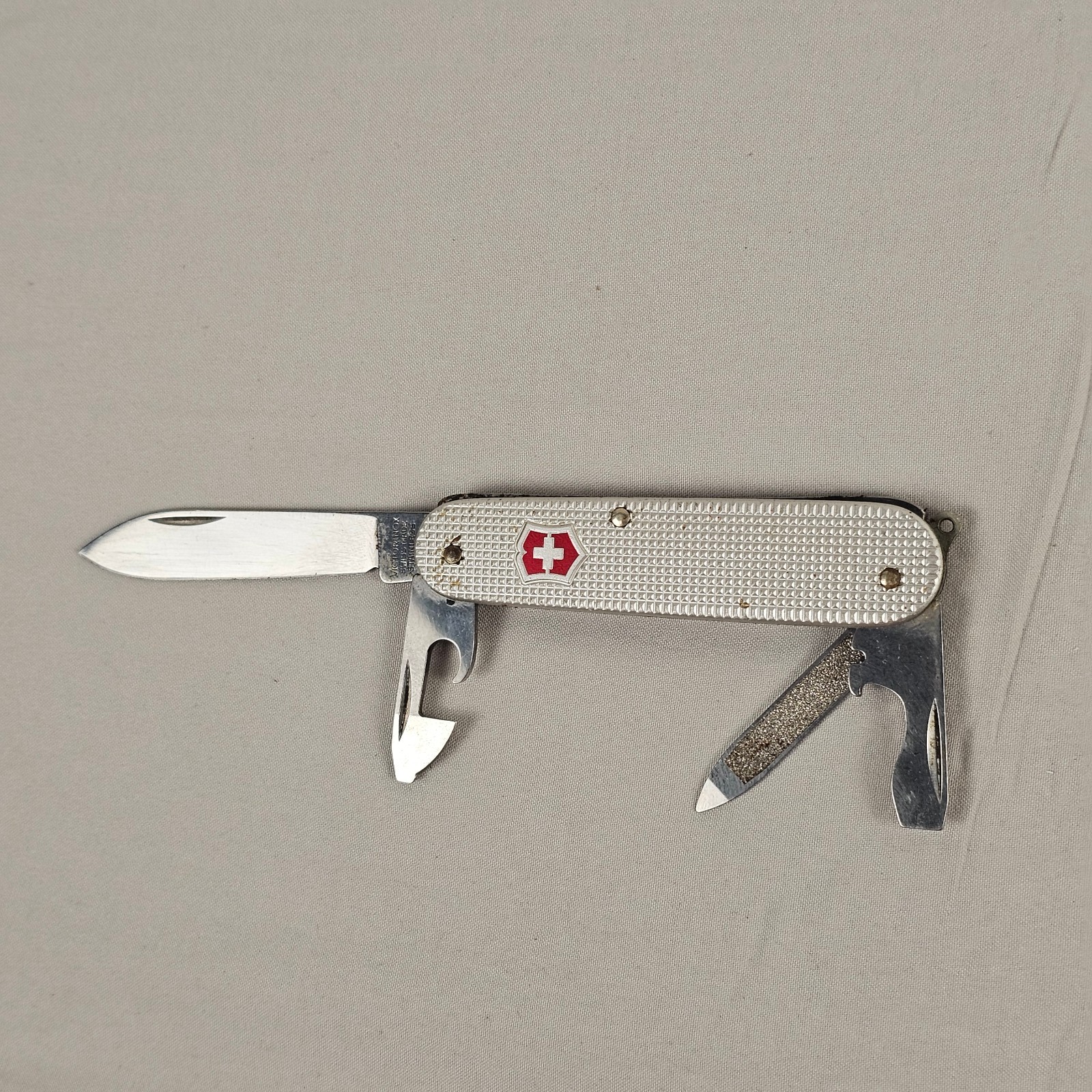 Swiss Army 84mm Knife, Silver Alox Cadet Victorinox 0.2601.26