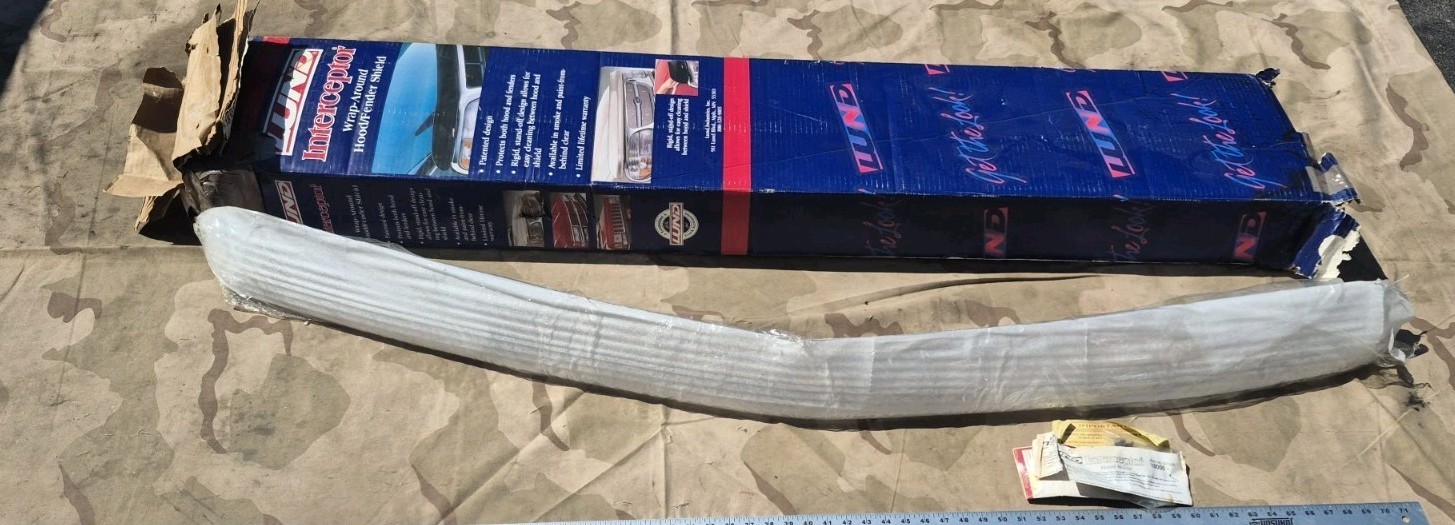 New Lund Hood Fender Bug Shield Interceptor 18101 Chevrolet GMC Truck 1988-1994 