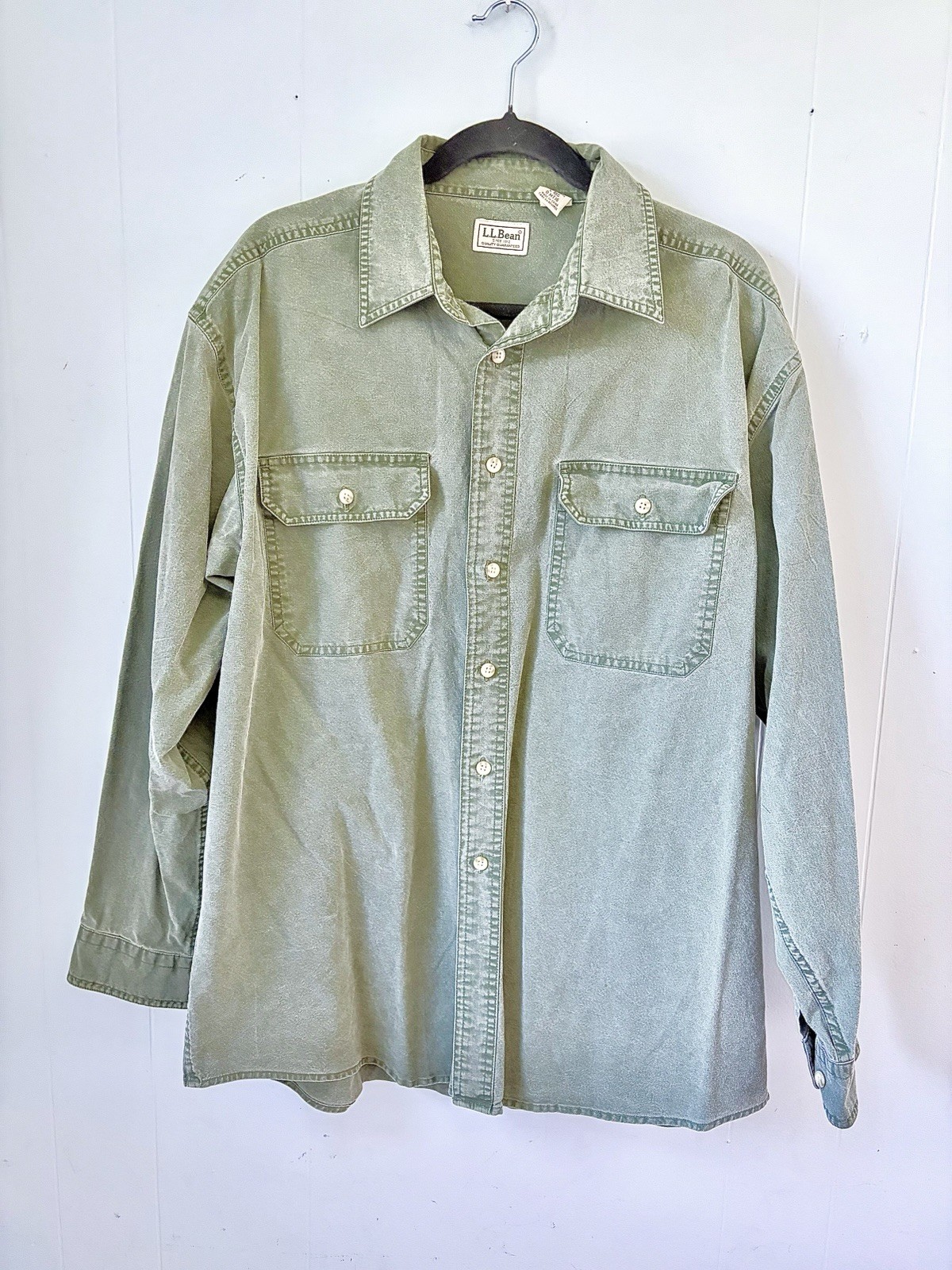 L.L. Bean Men\'s Vintage 90s Green Chamois Button-Up Work Shirt L L.L. Bean Men\'s Vintage 90s Green Chamois Button-Up Work Shirt L