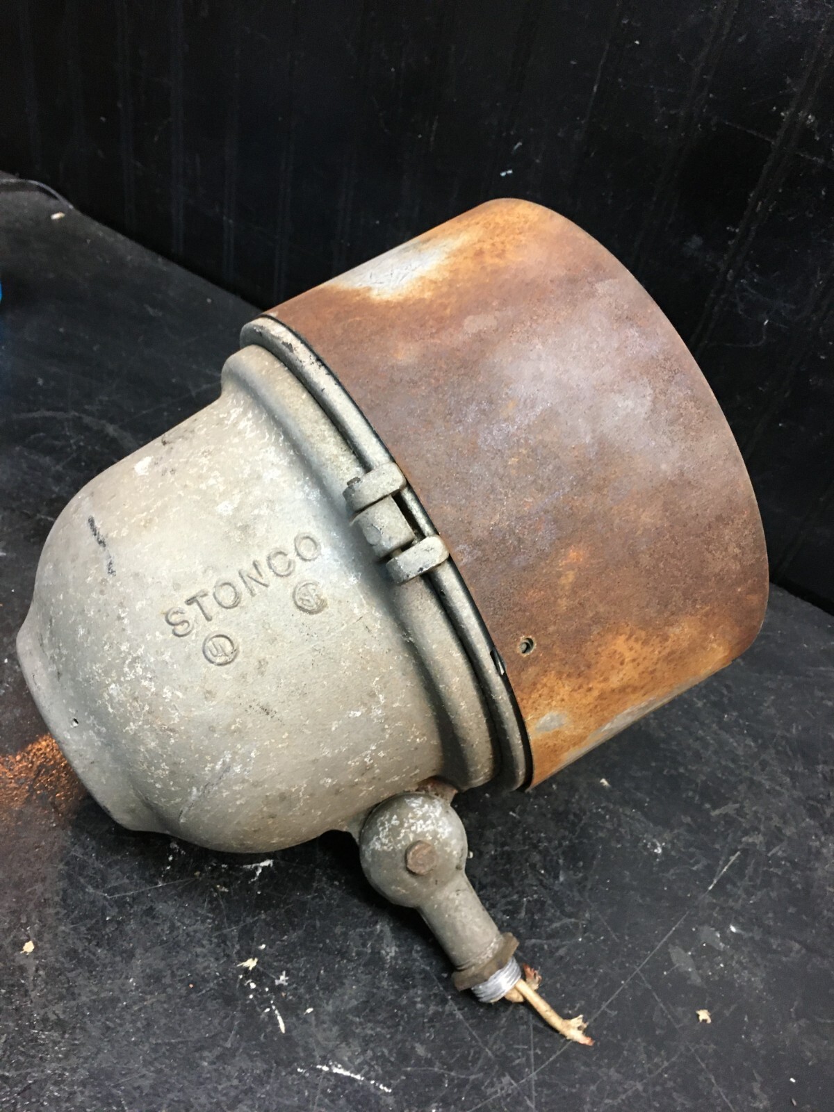 VTG STONCO OUTDOOR TRAFFIC LAMP FIXURE Explosion Proof Industrial Theatrical VTG STONCO OUTDOOR TRAFFIC LAMP FIXURE Explosion Proof Industrial Theatrical