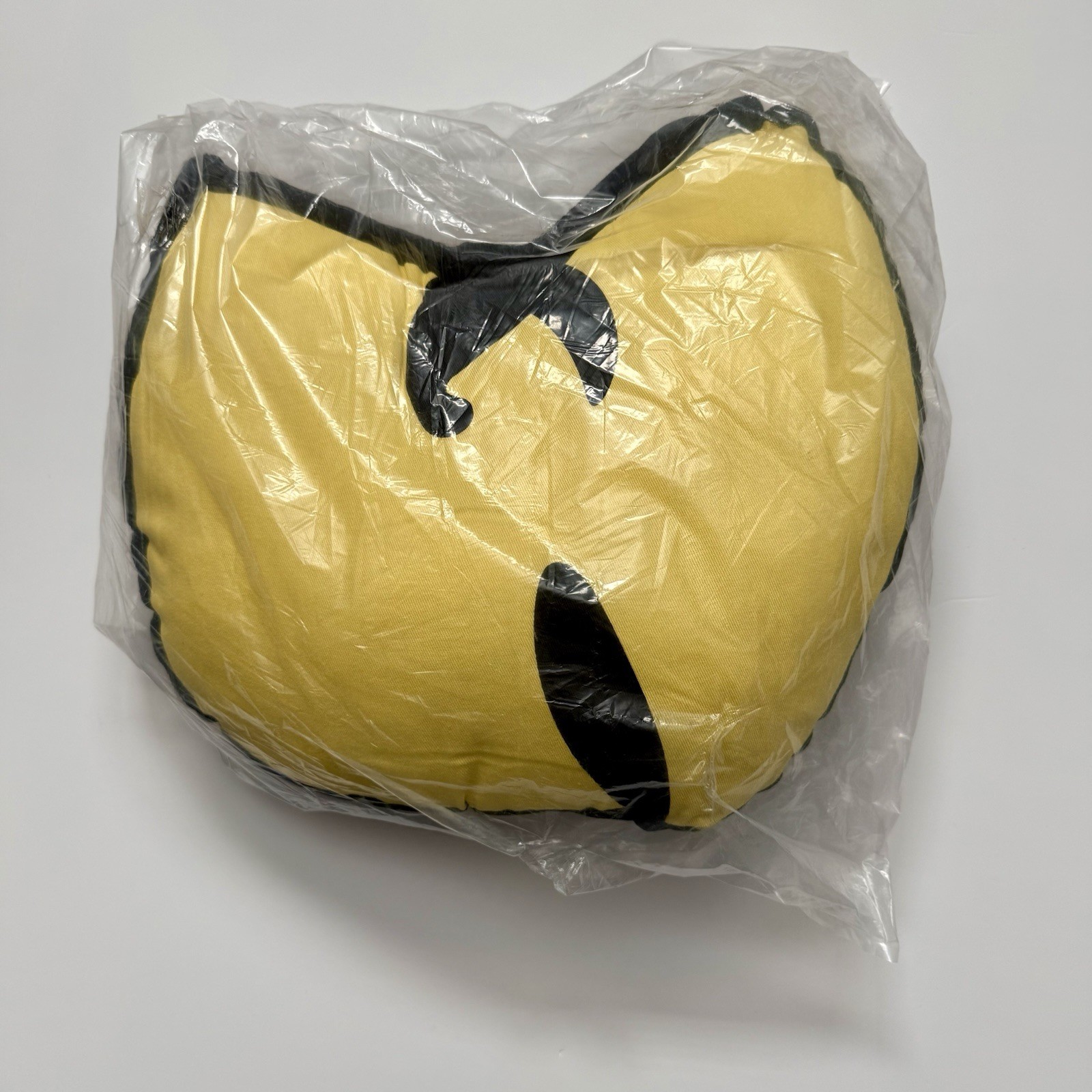 🔴Wu-Tang Pillow Authentic WuTang Brand Limited Black And Yellow Gza Rza 🔴Wu-Tang Pillow Authentic WuTang Brand Limited Black And Yellow Gza Rza