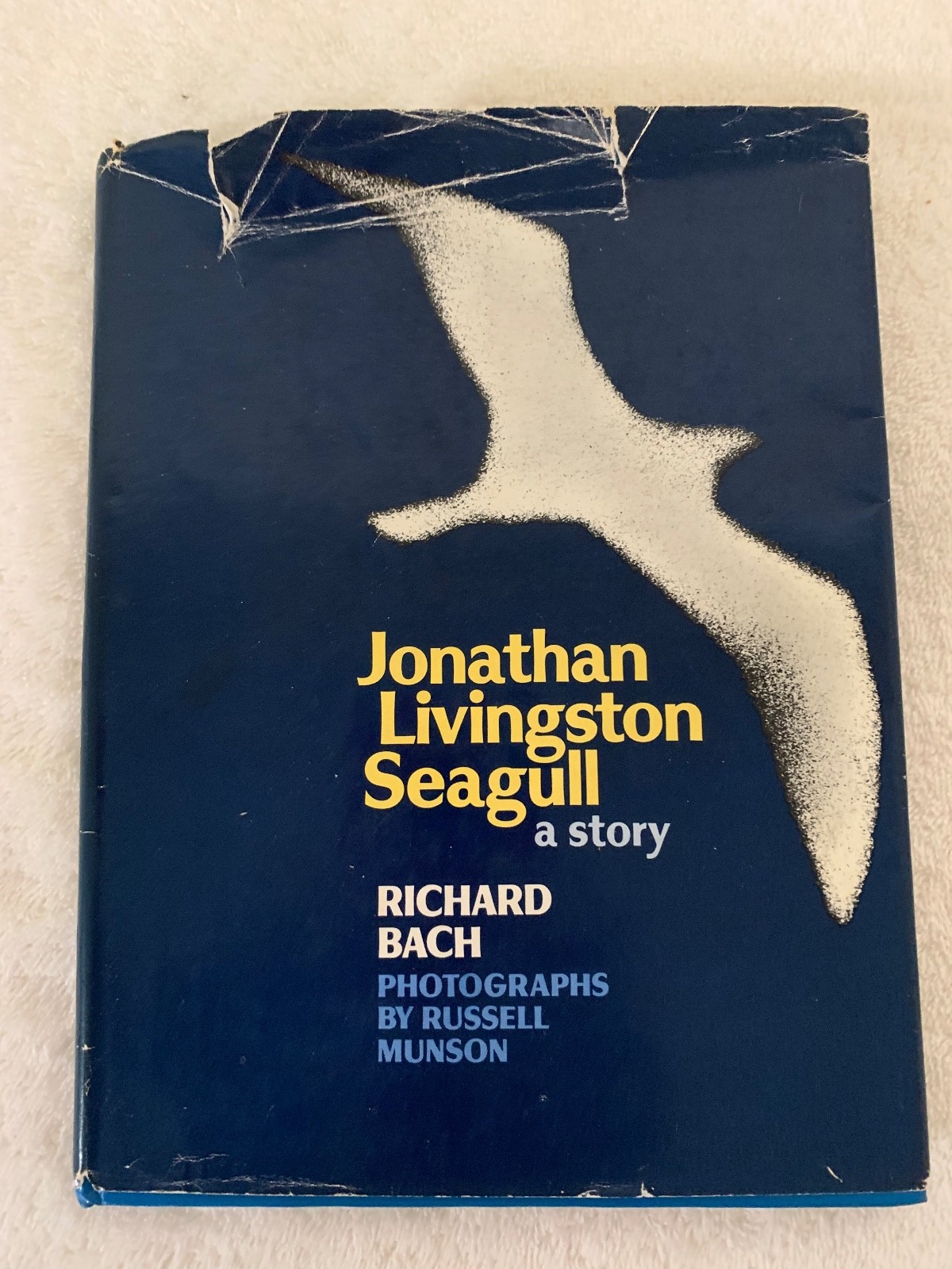 Jonathan Livingston Seagull - Richard Bach 1972 1st Print UK Ed 1972 HCDJ Rare Jonathan Livingston Seagull - Richard Bach 1972 1st Print UK Ed 1972 HCDJ Rare