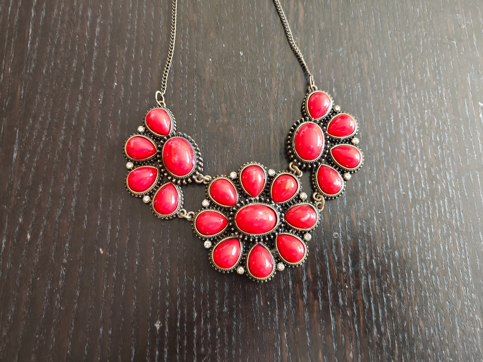 Vintage Style Red Coral Look Statement Necklace with Antique Gold Tone Metal Vintage Style Red Coral Look Statement Necklace with Antique Gold Tone Metal