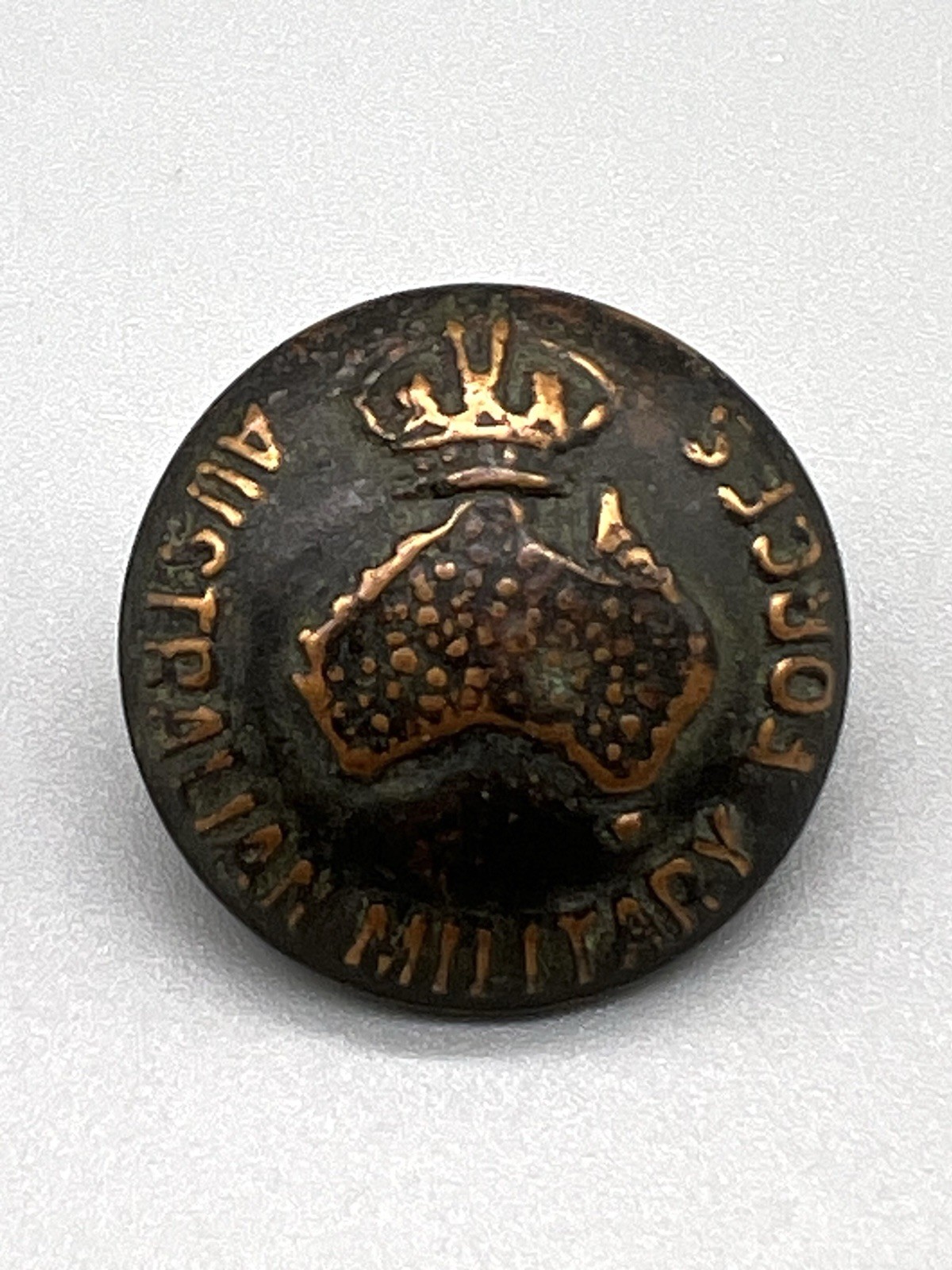 WW1 - WW2 Australian Military Forces Button - Perfection Plate Sydney