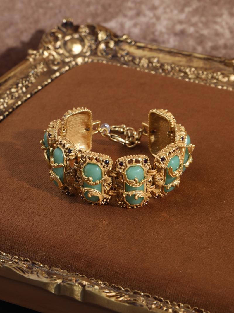 Vintage Green Jade Natural Stone Bracelet Wave Hollow Gold Jewellery Luxury Gift