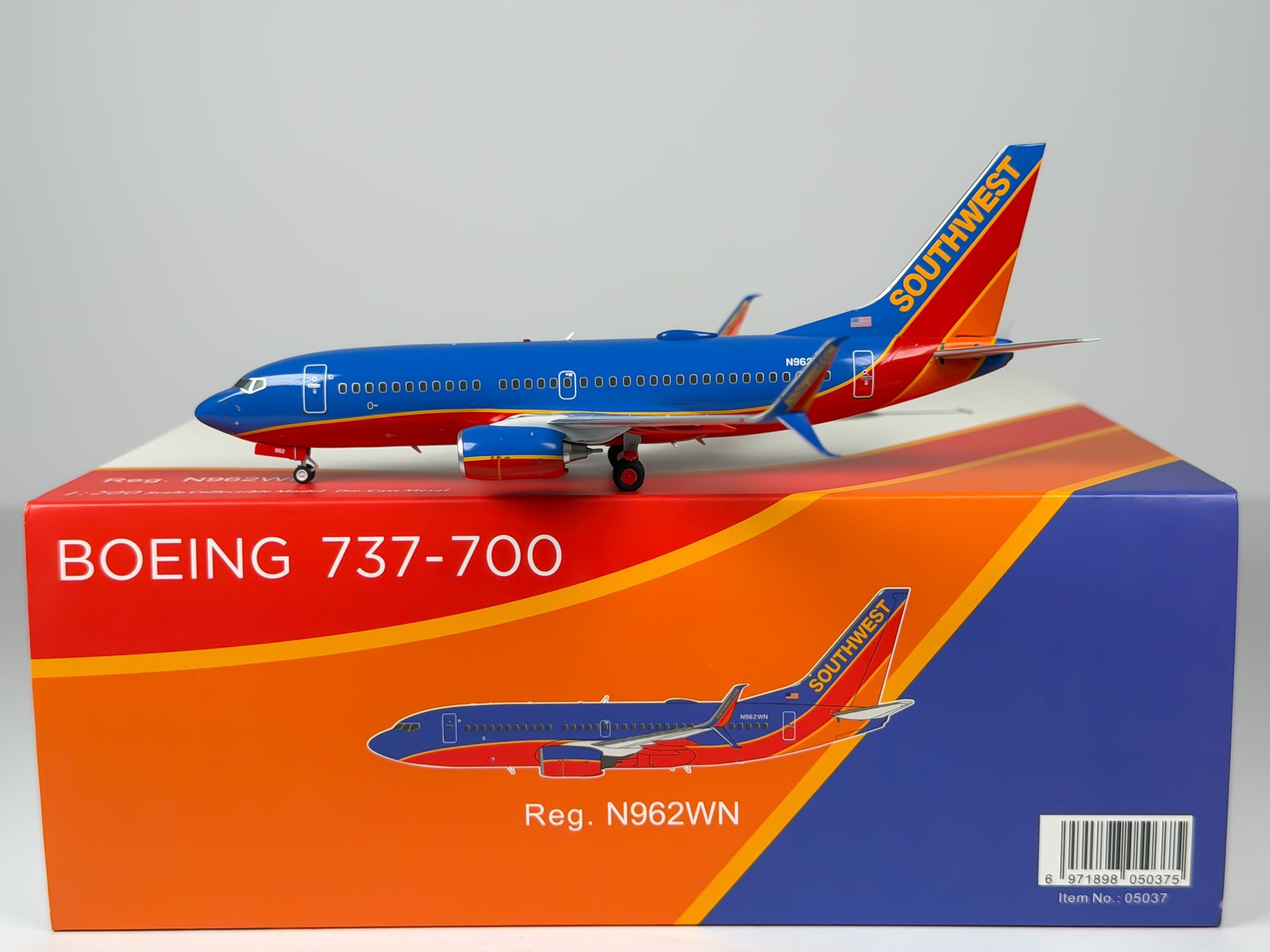 NG Models 1:200 Southwest Airlines Boeing 737-700 N962WN Canyon Blue NG Models 1:200 Southwest Airlines Boeing 737-700 N962WN Canyon Blue