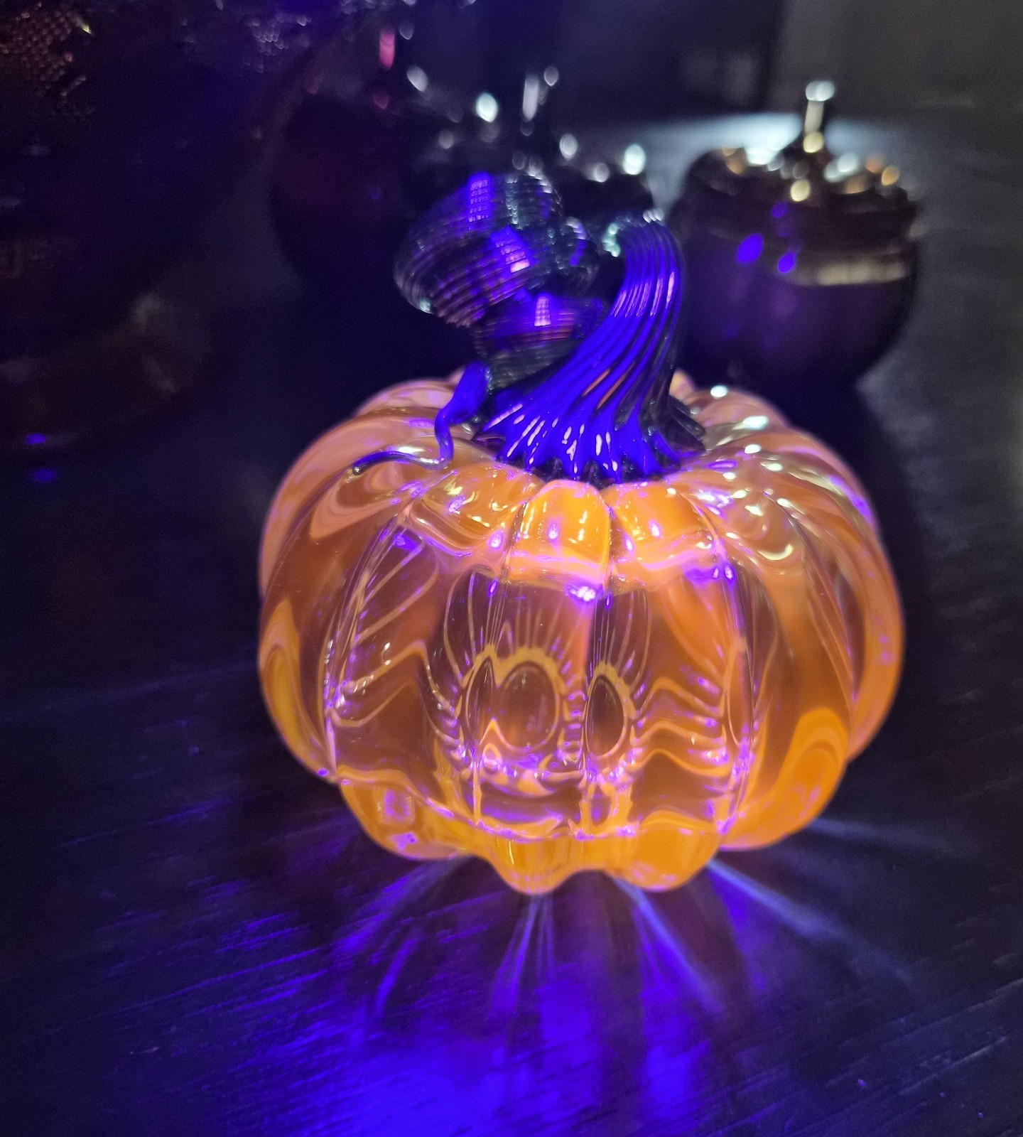 Wilkerson Signed 2026 Green Art Glass Pumpkin UV Cadmium Glow Orange/Pink