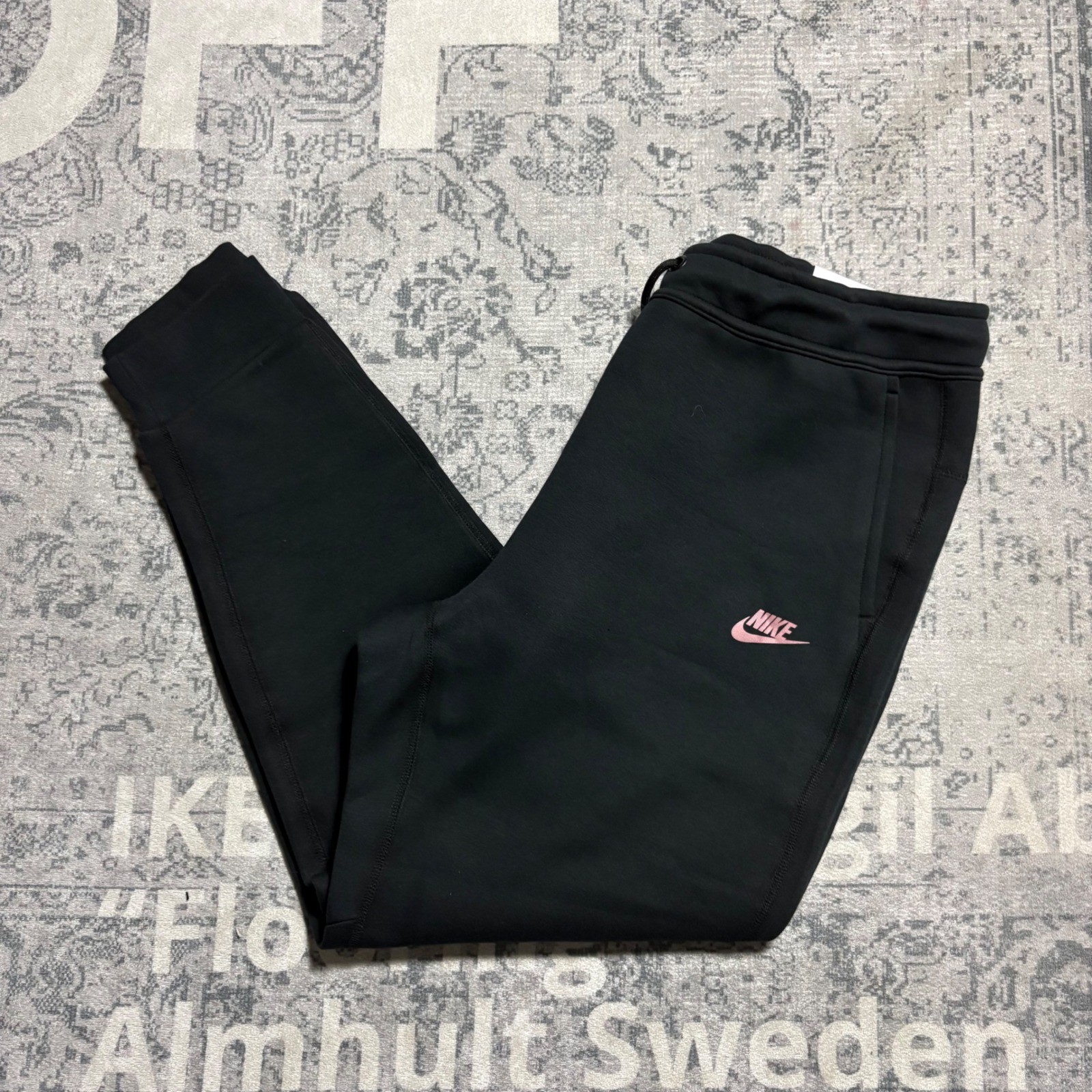 Nike x SYNC Tech Fleece Joggers Mens XL Black Pink Collaboration Sweatpants NWT Nike x SYNC Tech Fleece Joggers Mens XL Black Pink Collaboration Sweatpants NWT
