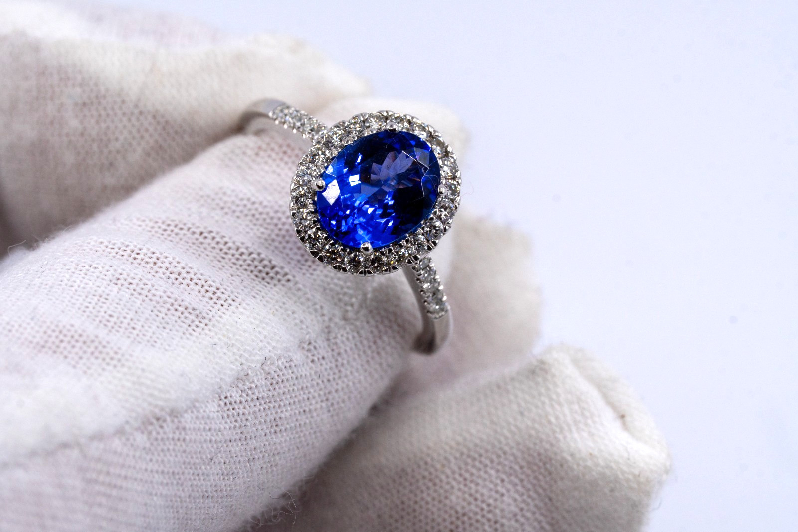 Rhapsody 950 Platinum AAAA Oval Tanzanite Diamond Halo Ring ~1.85 Carat Size 9