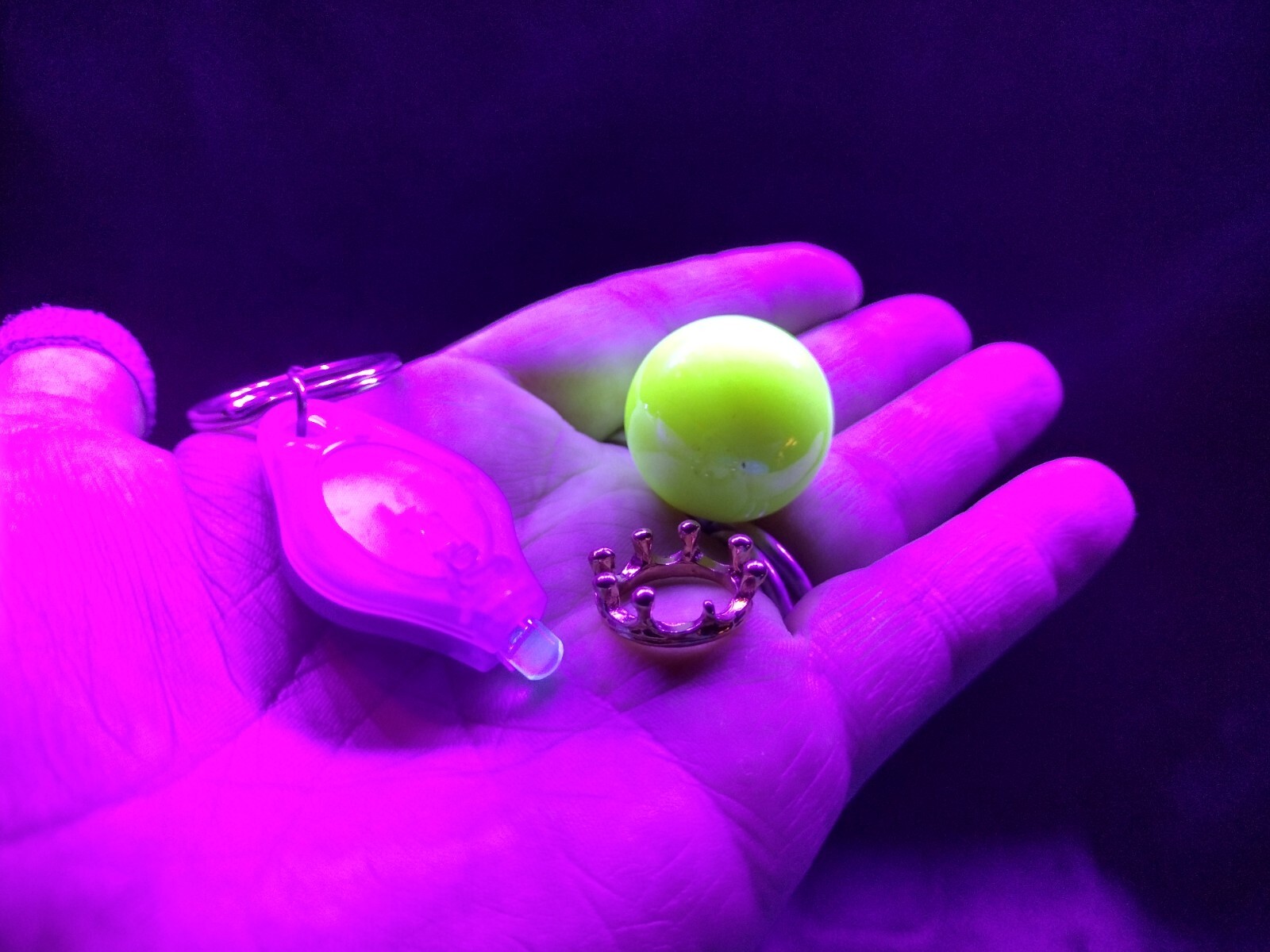 One Mini Uranium Glass Orb/Crystal Ball, 'GoldCrown' Stand, Blk light & Bag One Mini Uranium Glass Orb/Crystal Ball, 'GoldCrown' Stand, Blk light & Bag
