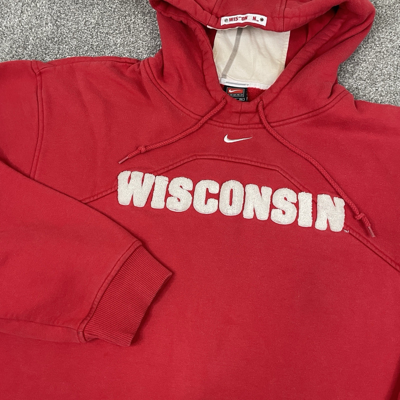 Nike Wisconsin Badgers Hoodie Men XL Vintage Y2K Center Swoosh Spellout Red Nike Wisconsin Badgers Hoodie Men XL Vintage Y2K Center Swoosh Spellout Red