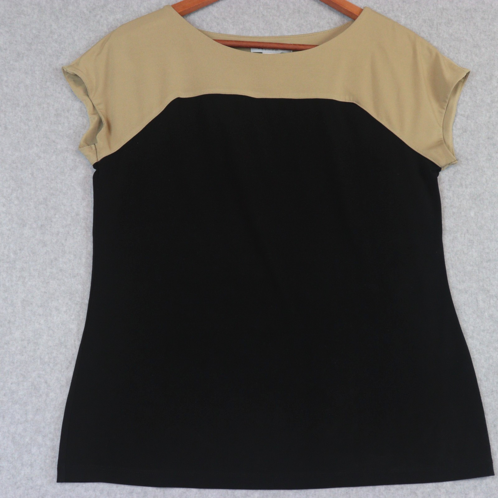Liz Clairborne Women\'s Top Blouse Small Black & Beige Two Tone Cap Sleeve
