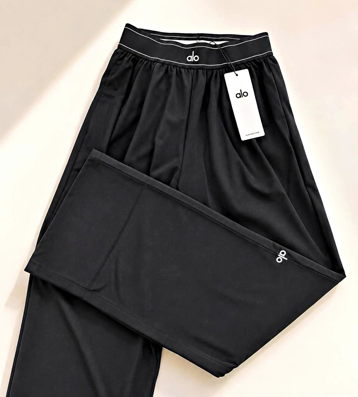 Alo Suit Up Trouser Long Women’s XS Black Pull-On Elastic Waist Straight Leg Alo Suit Up Trouser Long Women’s XS Black Pull-On Elastic Waist Straight Leg