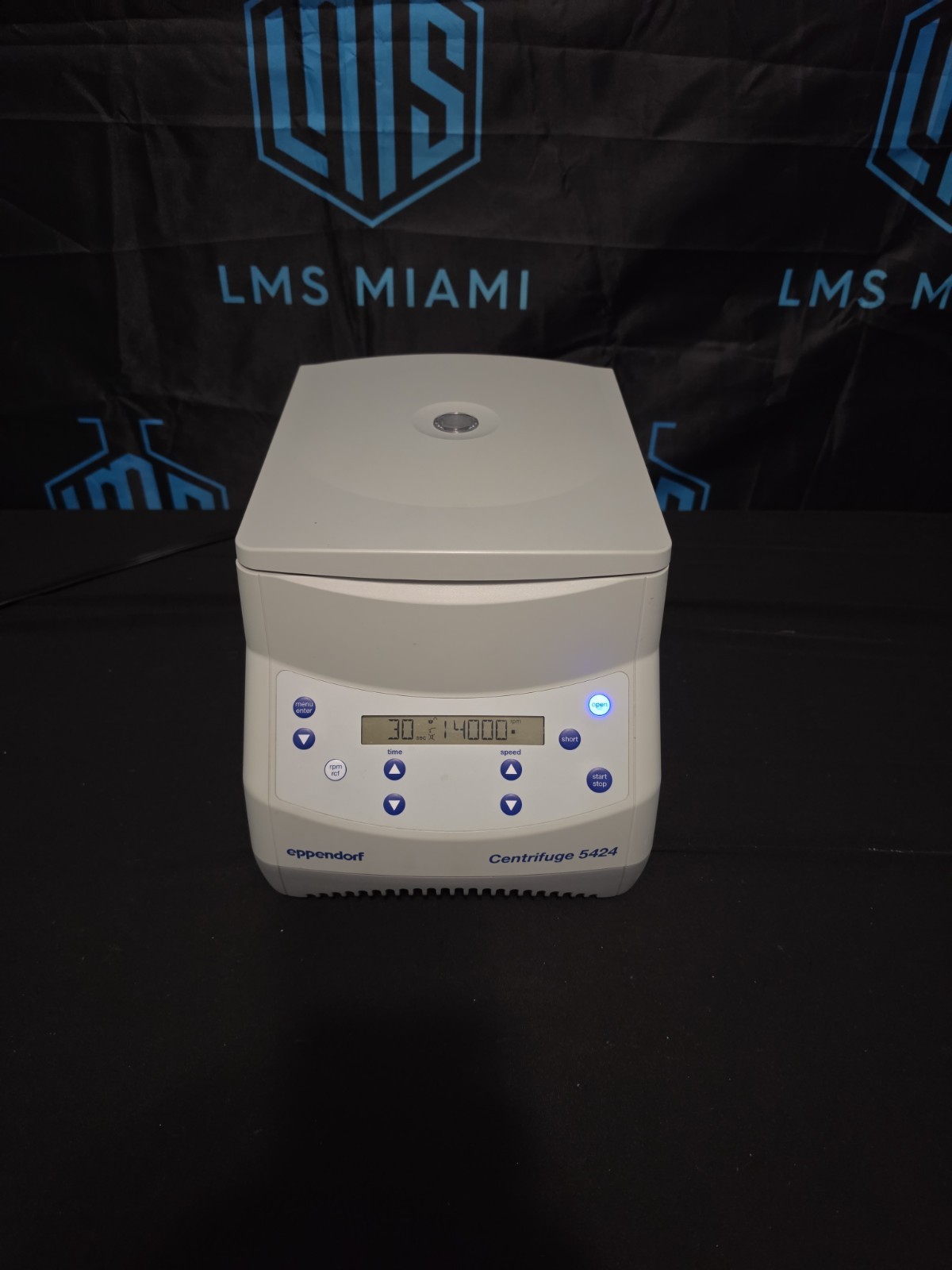 Eppendorf 5424 Microcentrifuge w/ FA-45-24-11 24 Rotor