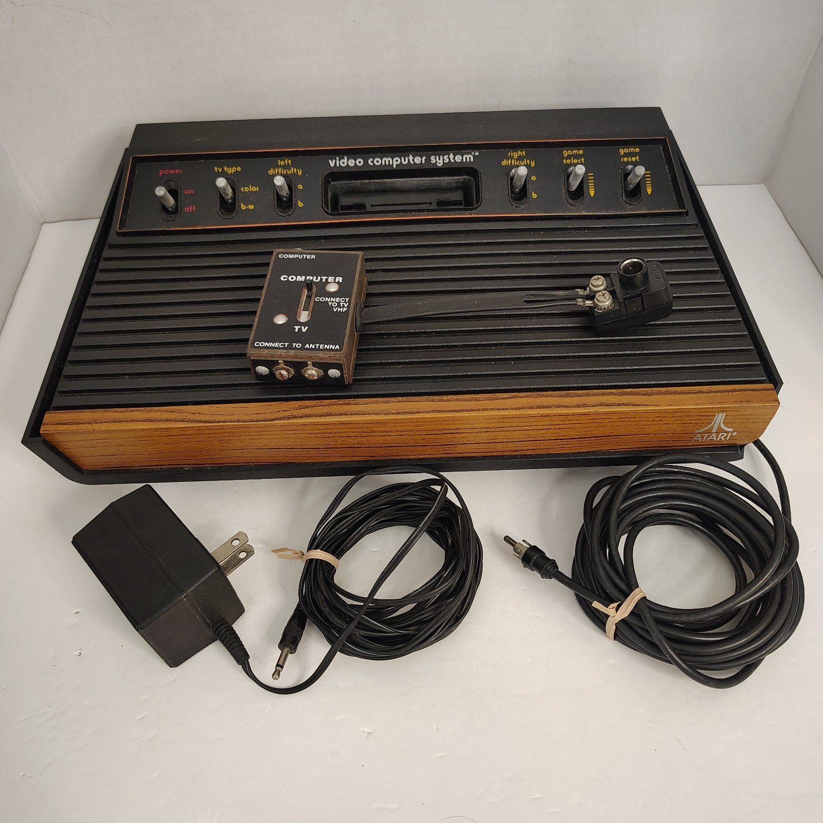 Vintage Atari 2600 4-Switch Woodgrain Console for PARTS & REPAIR, W/ Pwr Supply Vintage Atari 2600 4-Switch Woodgrain Console for PARTS & REPAIR, W/ Pwr Supply