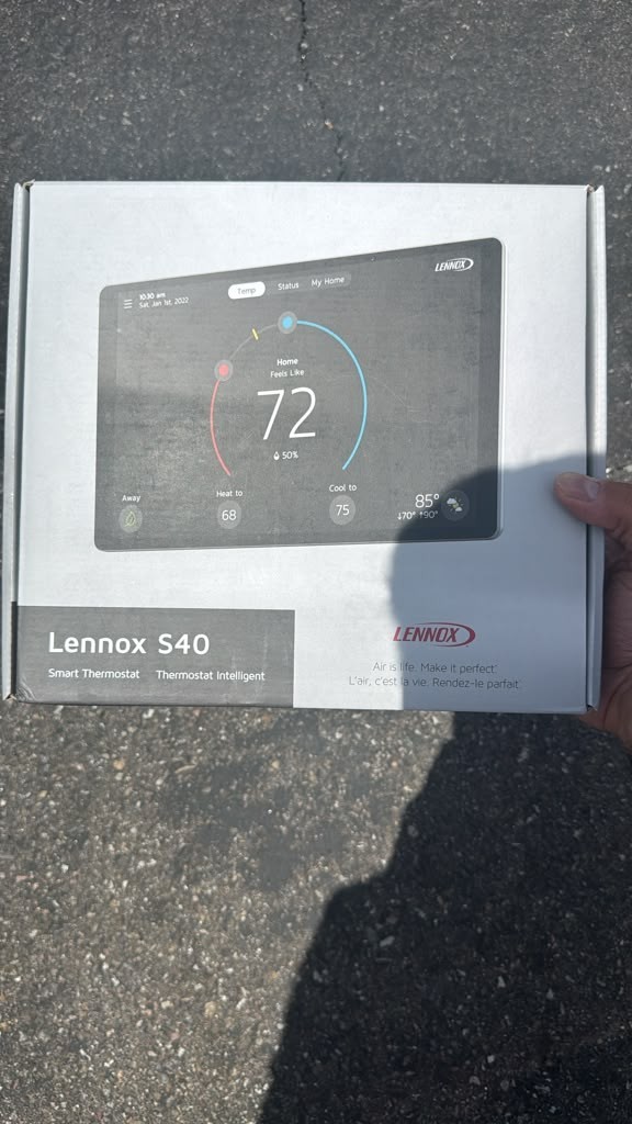 Lennox S40 Smart Thermostat Touchscreen - 22V24 - Part #108296-01