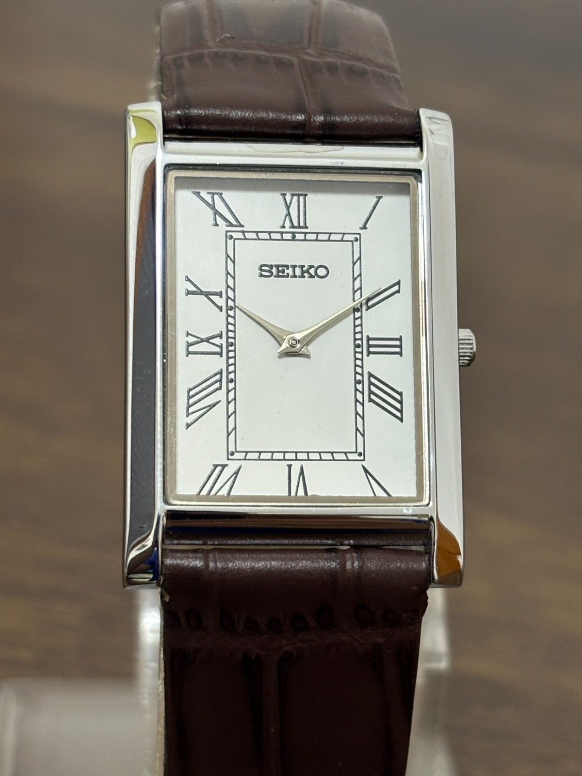 Vintage Refurbished Seiko Slim Quartz Men\'s Wrist Watch-Roman Dial