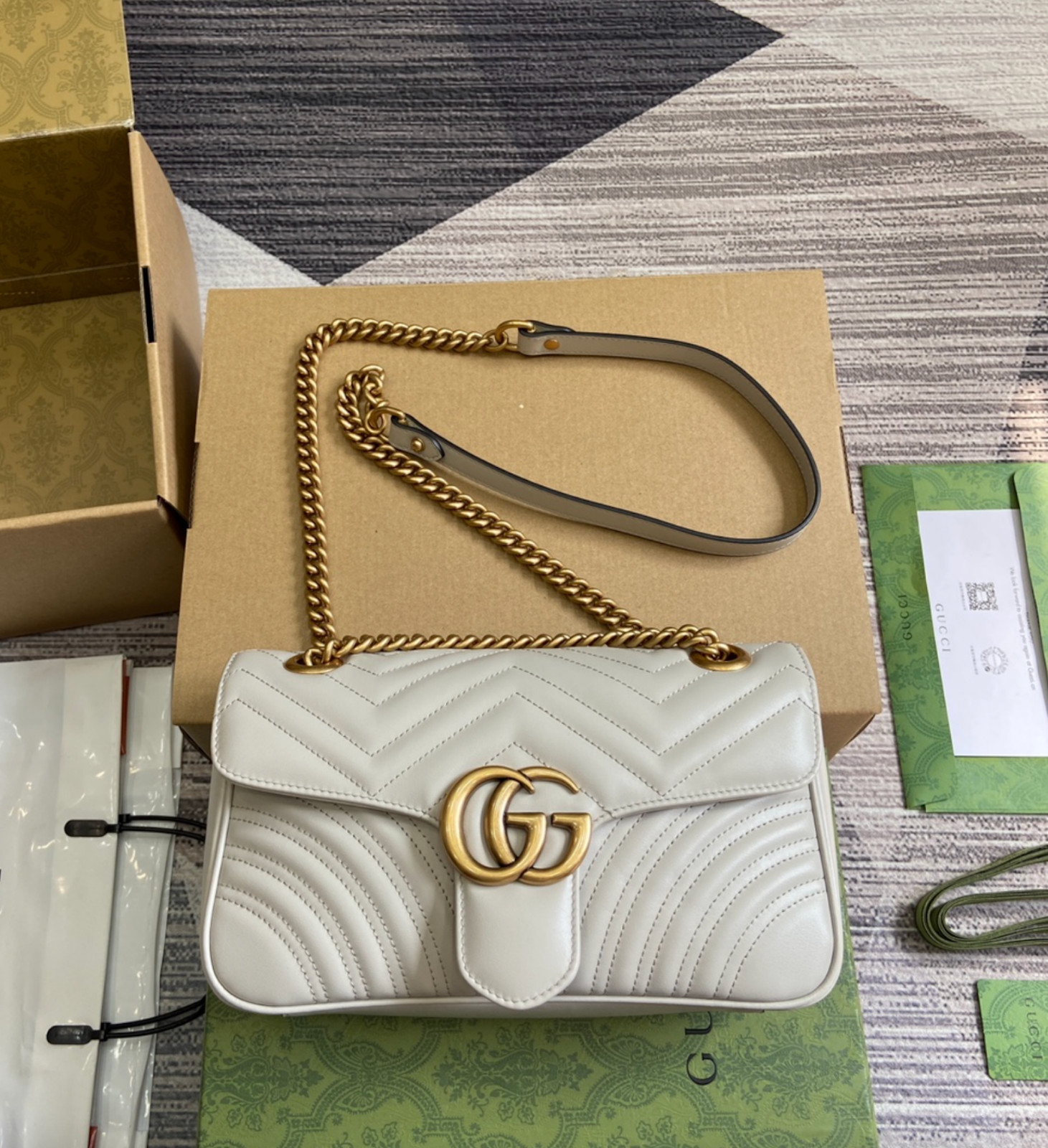 Gucci GG Marmont Matelassé Shoulder Bag - White Leather, Gold Chain Gucci GG Marmont Matelassé Shoulder Bag - White Leather, Gold Chain