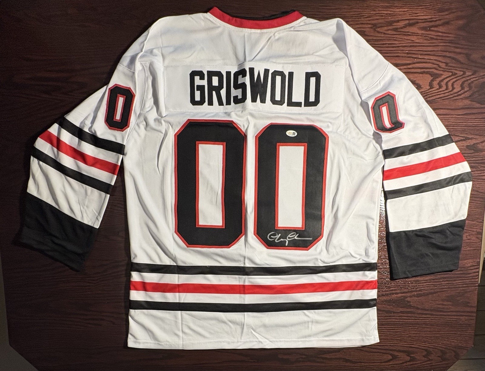 Chevy Chase, Christmas Vacation, Signed XL Jersey, JSA Authenticated Chevy Chase, Christmas Vacation, Signed XL Jersey, JSA Authenticated