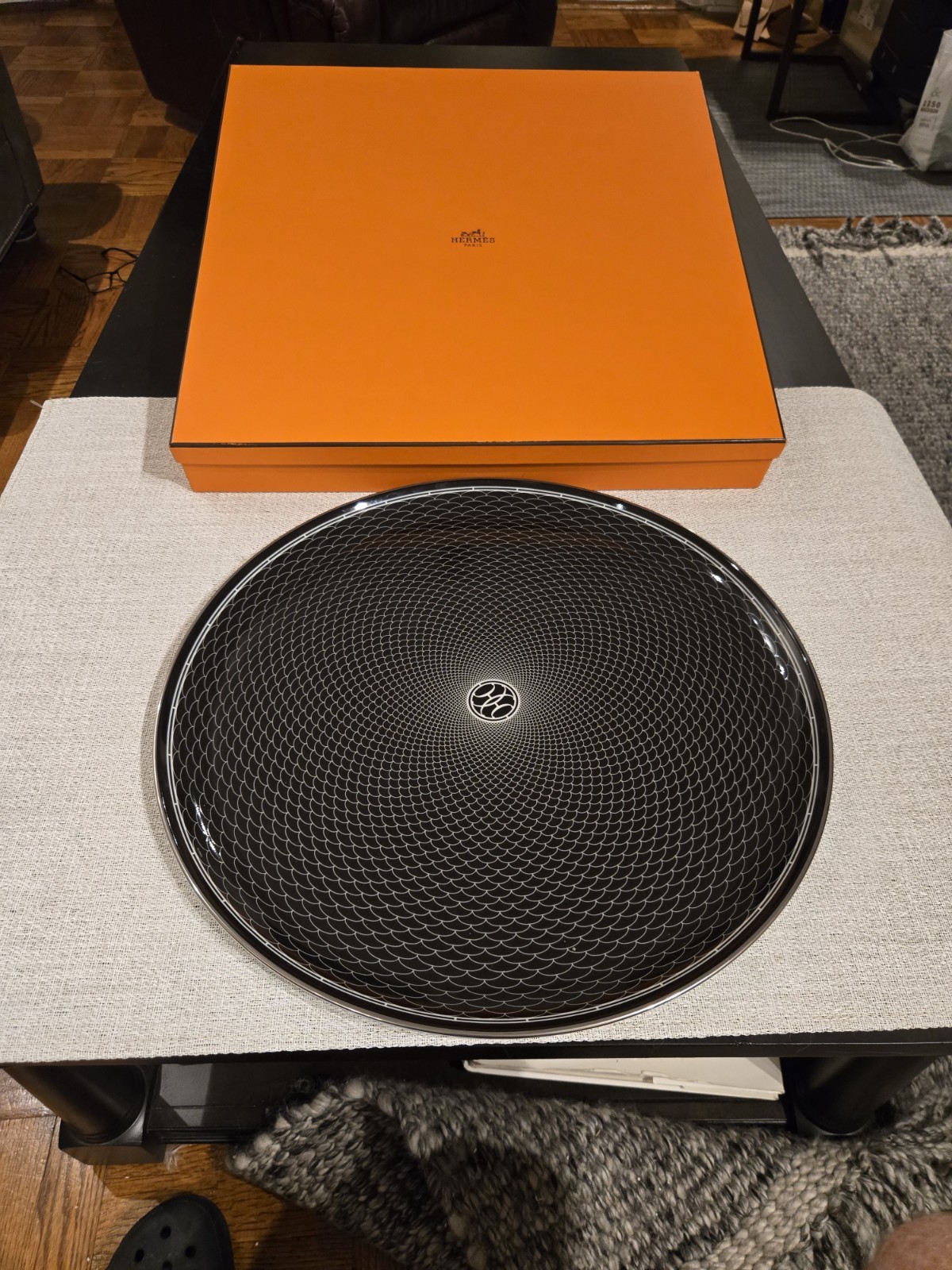 Hermes H Deco Large Round Platter 44 cm 17.3 Hermes H Deco Large Round Platter 44 cm 17.3