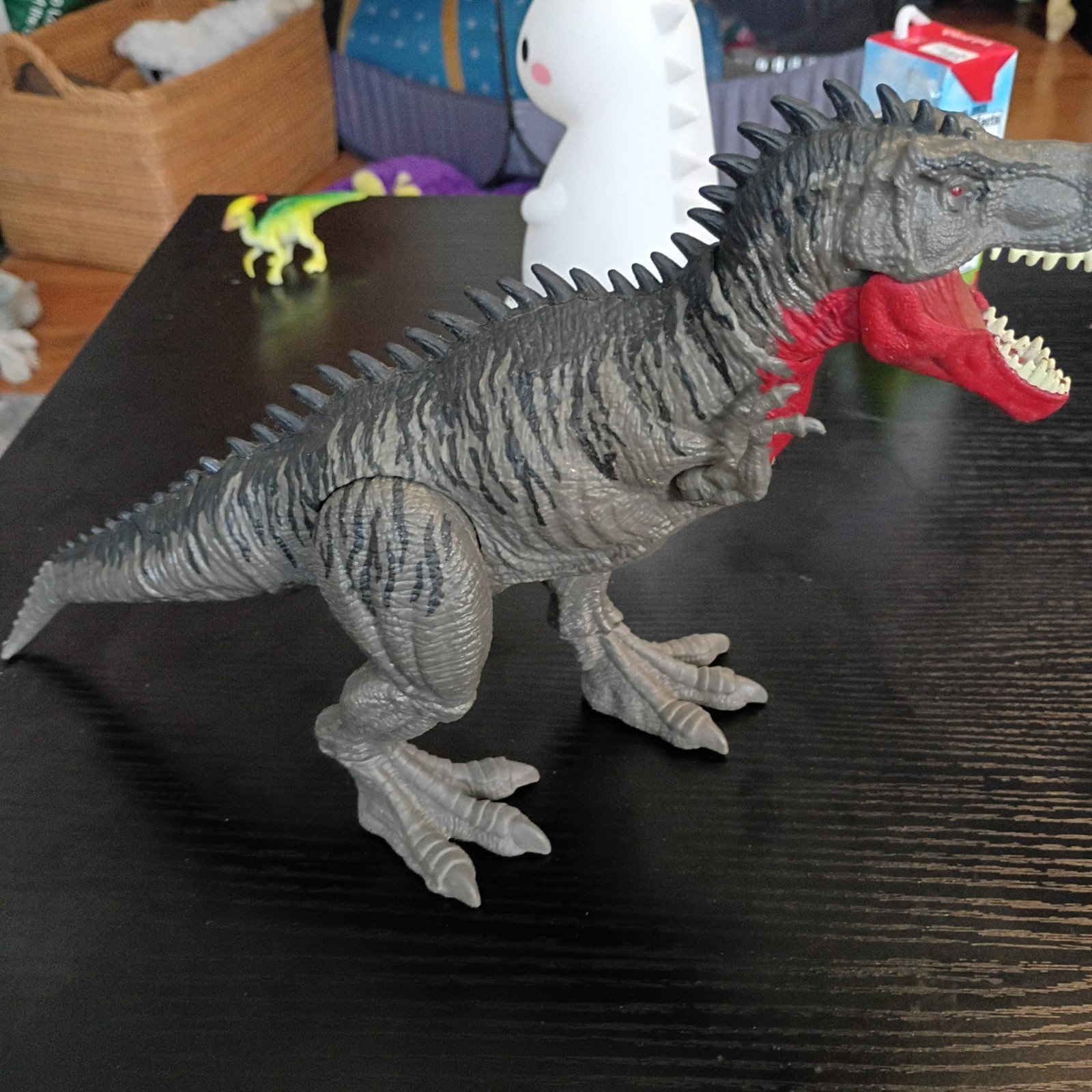 2019 MATTEL JURASSIC WORLD 8\ 2019 MATTEL JURASSIC WORLD 8\