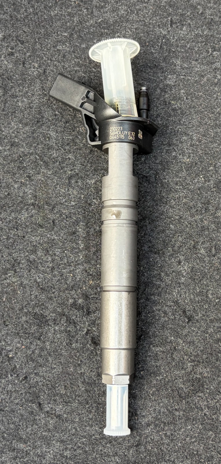 GENUINE BOSCH Diesel Fuel Injector 0445115063 Mercedes-Benz ML Chrysler GENUINE BOSCH Diesel Fuel Injector 0445115063 Mercedes-Benz ML Chrysler