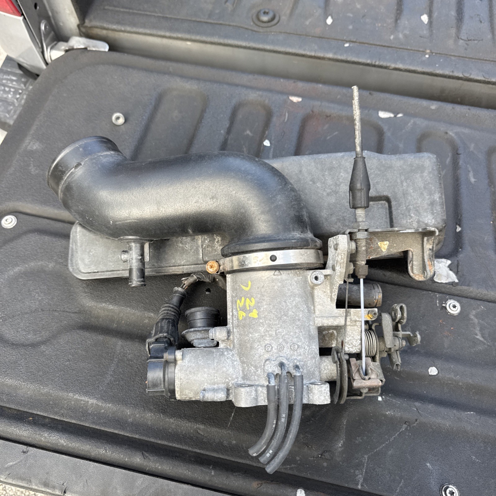 OEM 1990-1994 Lexus LS400 4.0 Throttle Body 22210-50011 OEM 1990-1994 Lexus LS400 4.0 Throttle Body 22210-50011