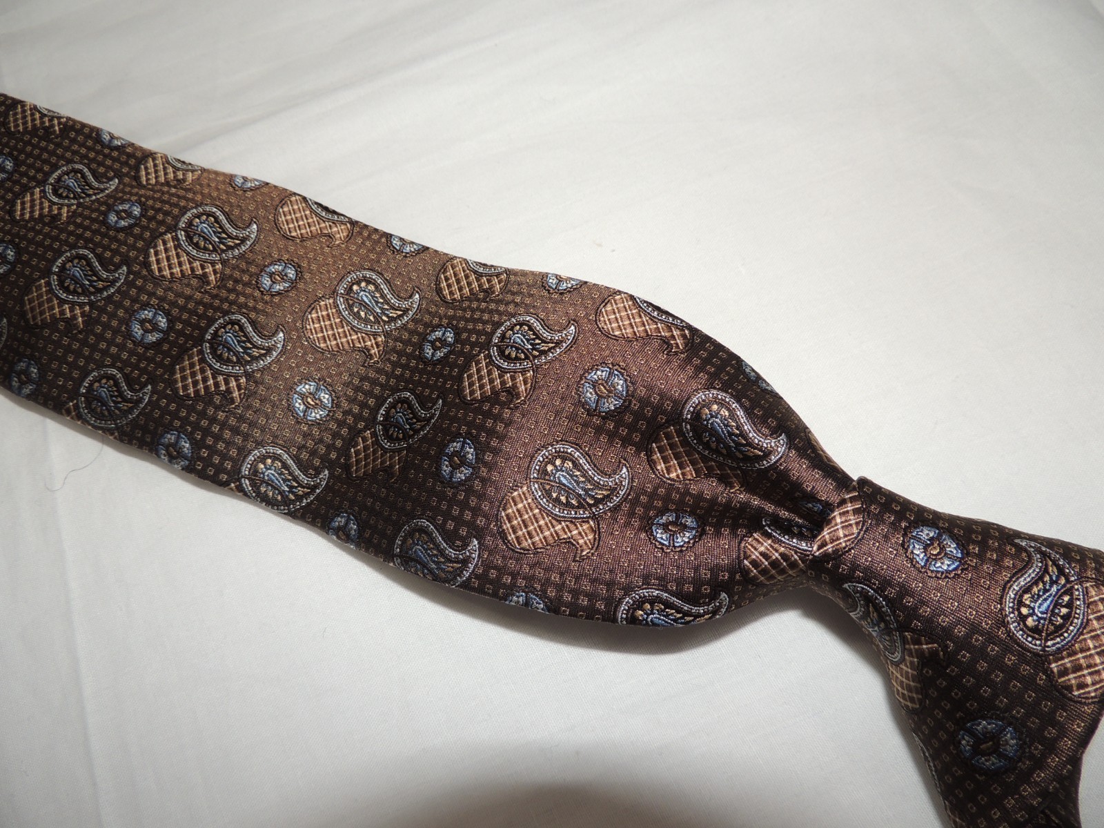NWOT J.Z. Richards Men\'s Woven 100% Silk Brown Paisley Necktie Tie 58X3.3/8 NEW