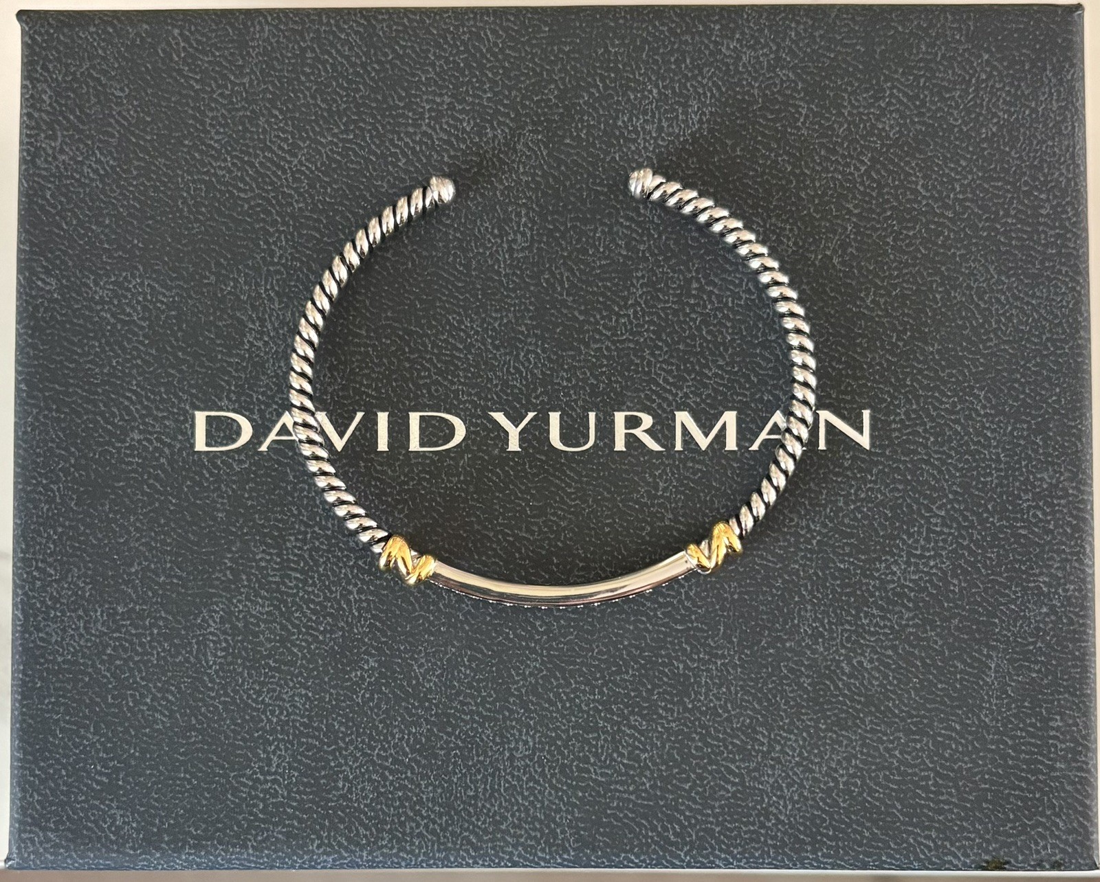 David Yurman Helena Bracelet Cuff Sterling Silver w/ 18K Gold & Diamonds sz M David Yurman Helena Bracelet Cuff Sterling Silver w/ 18K Gold & Diamonds sz M