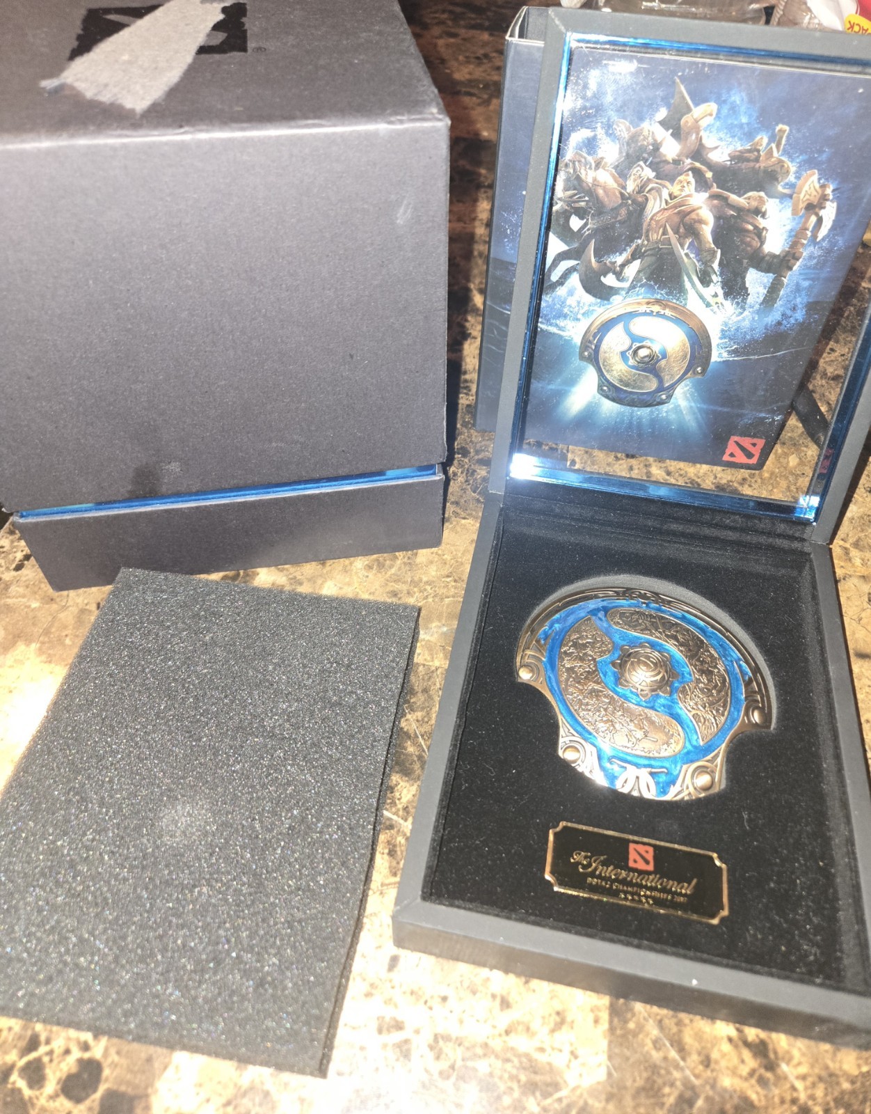 Dota 2 Aegis 2017 The International Championship Aegis of Immortal Shield Statue Dota 2 Aegis 2017 The International Championship Aegis of Immortal Shield Statue