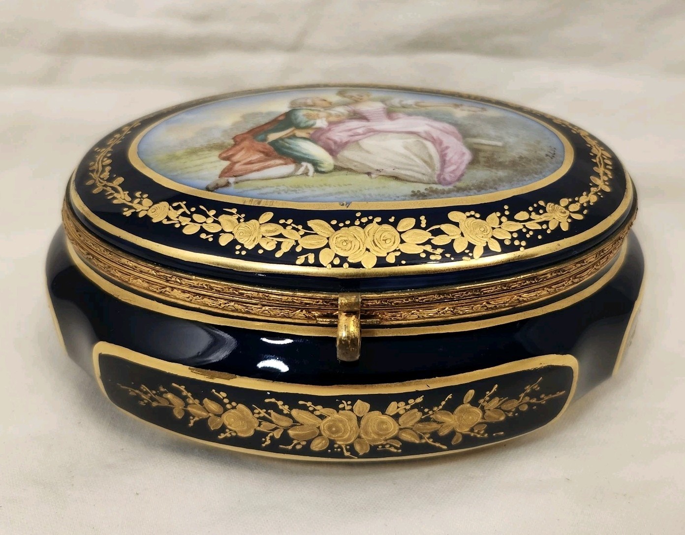 Antique French Sevres Chateau de Longpre Porcelain Jewelry box Hand Painted Gold