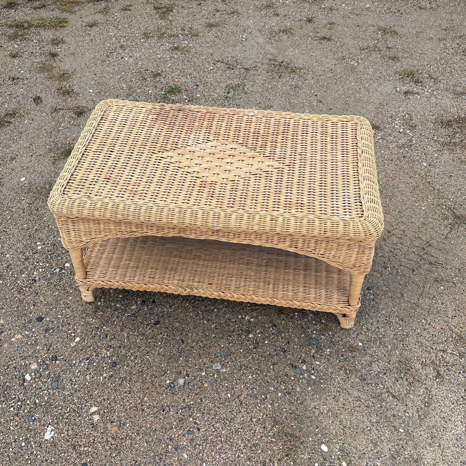 Vintage MCM Wicker Rattan 2-Tier Coffee Table Fun Design Solid 🔥🔥🔥 Vintage MCM Wicker Rattan 2-Tier Coffee Table Fun Design Solid 🔥🔥🔥