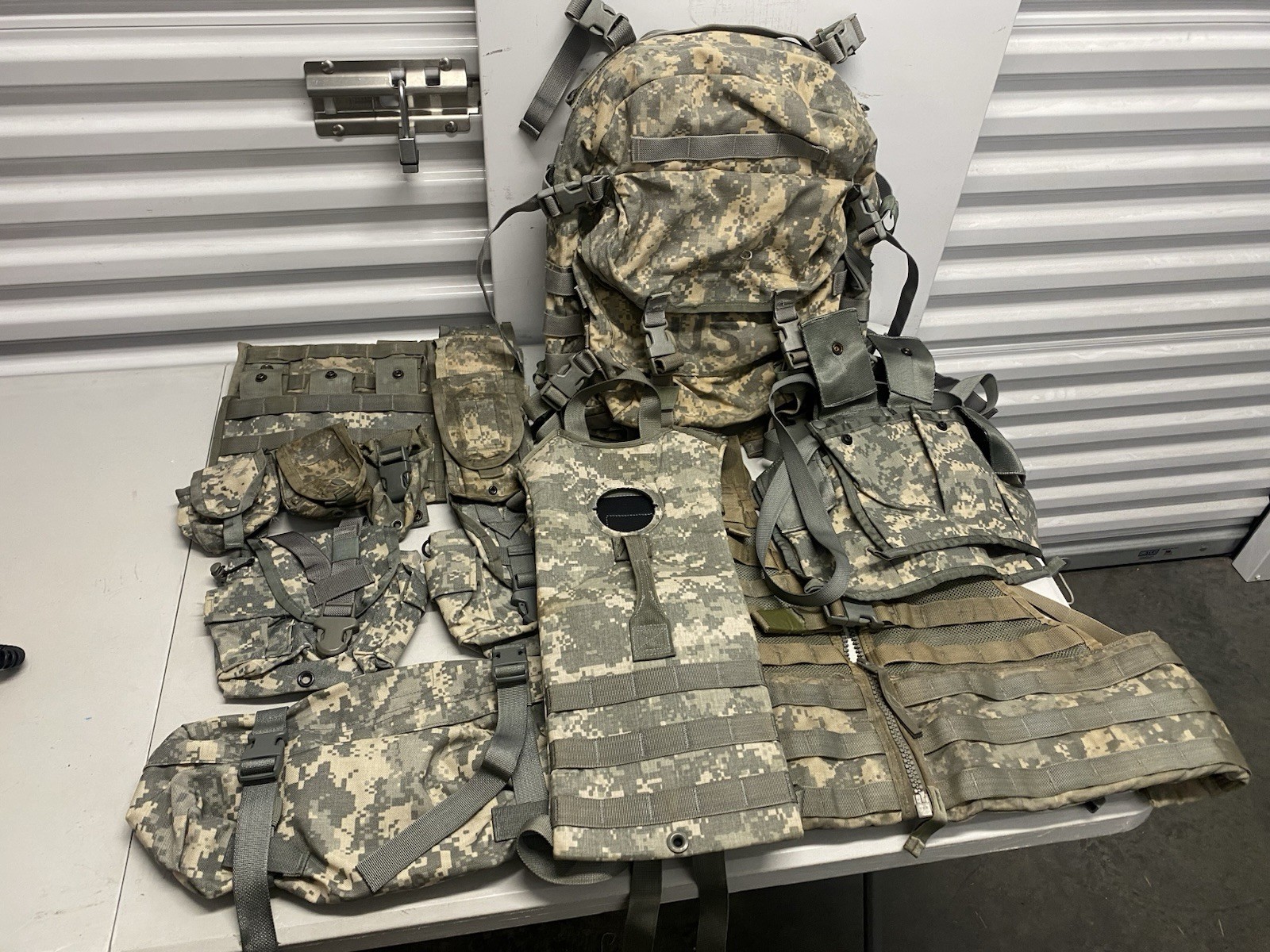 USGI 16 Piece Rifleman Set UCP ACU Digital Camo Assault Pack W Pouches USGI 16 Piece Rifleman Set UCP ACU Digital Camo Assault Pack W Pouches