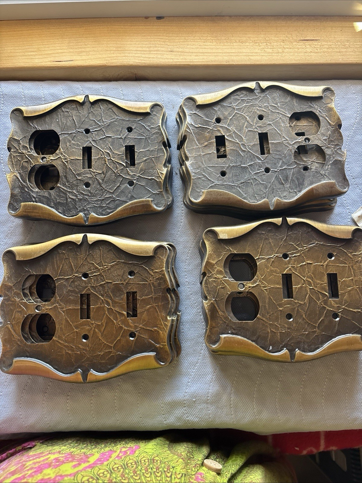 VTG Amerock Carriage House Brass 1-Gang Light Switch & Outlet Combination Plate 