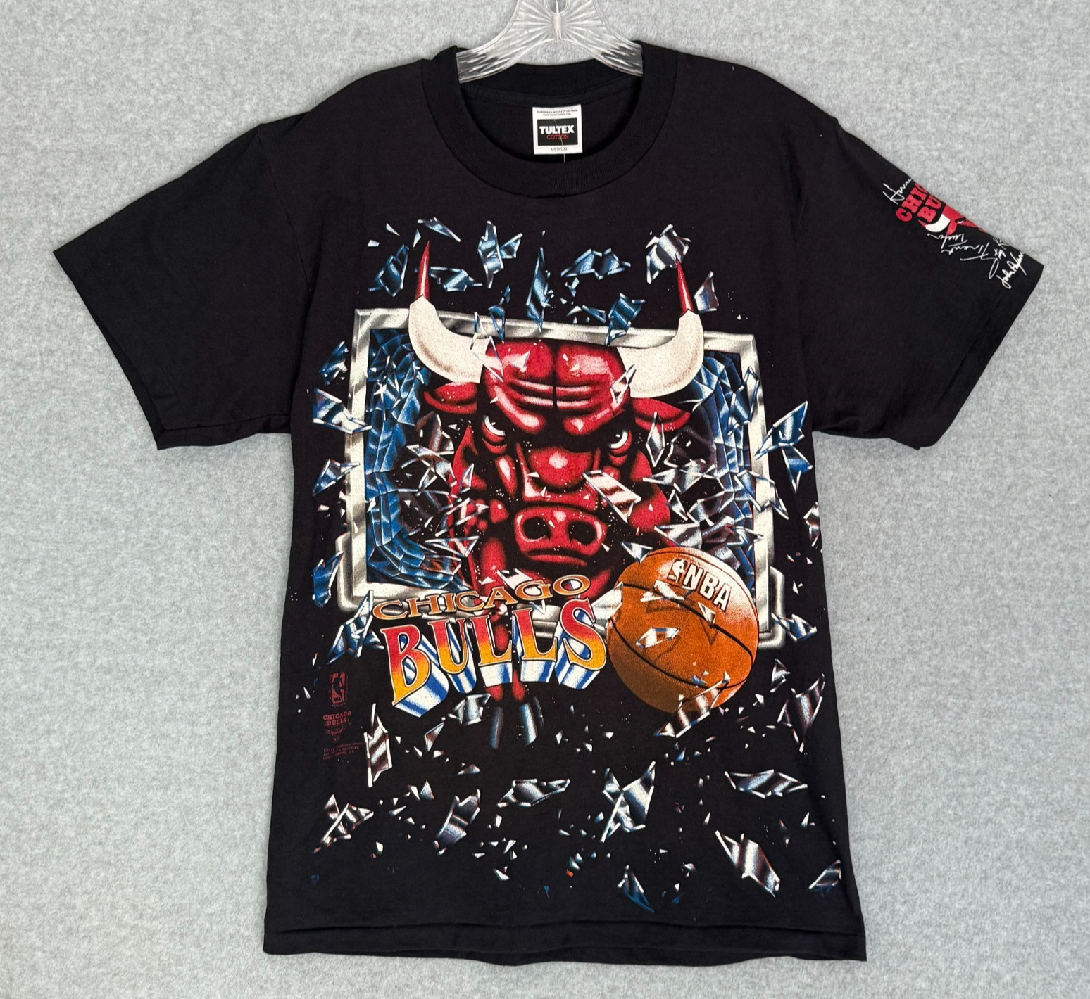 Vintage NOS 1993 Chicago Bulls Shattered Backboard T-Shirt Mens Medium Black NWT Vintage NOS 1993 Chicago Bulls Shattered Backboard T-Shirt Mens Medium Black NWT