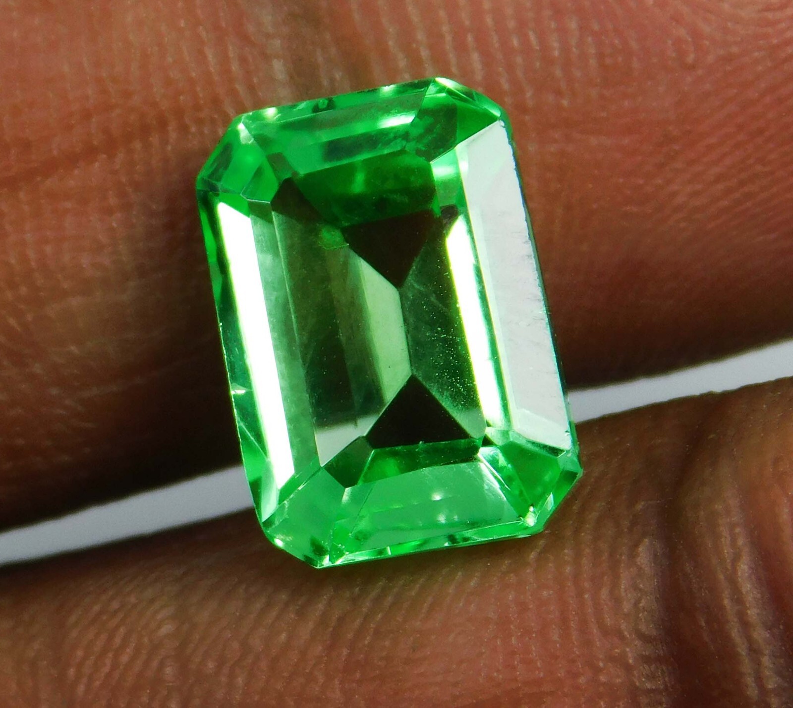 Top Quality 7.30 Ct Natural Colombian Green Emerald Certified Emerald Gemstone