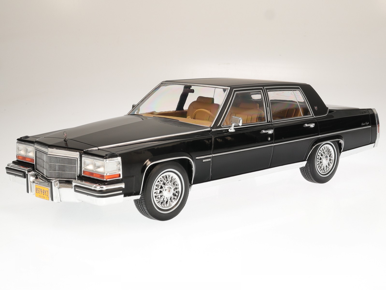 Cadillac Fleetwood Brougham 1982 Black diecast model car 18250 MCG 1:18