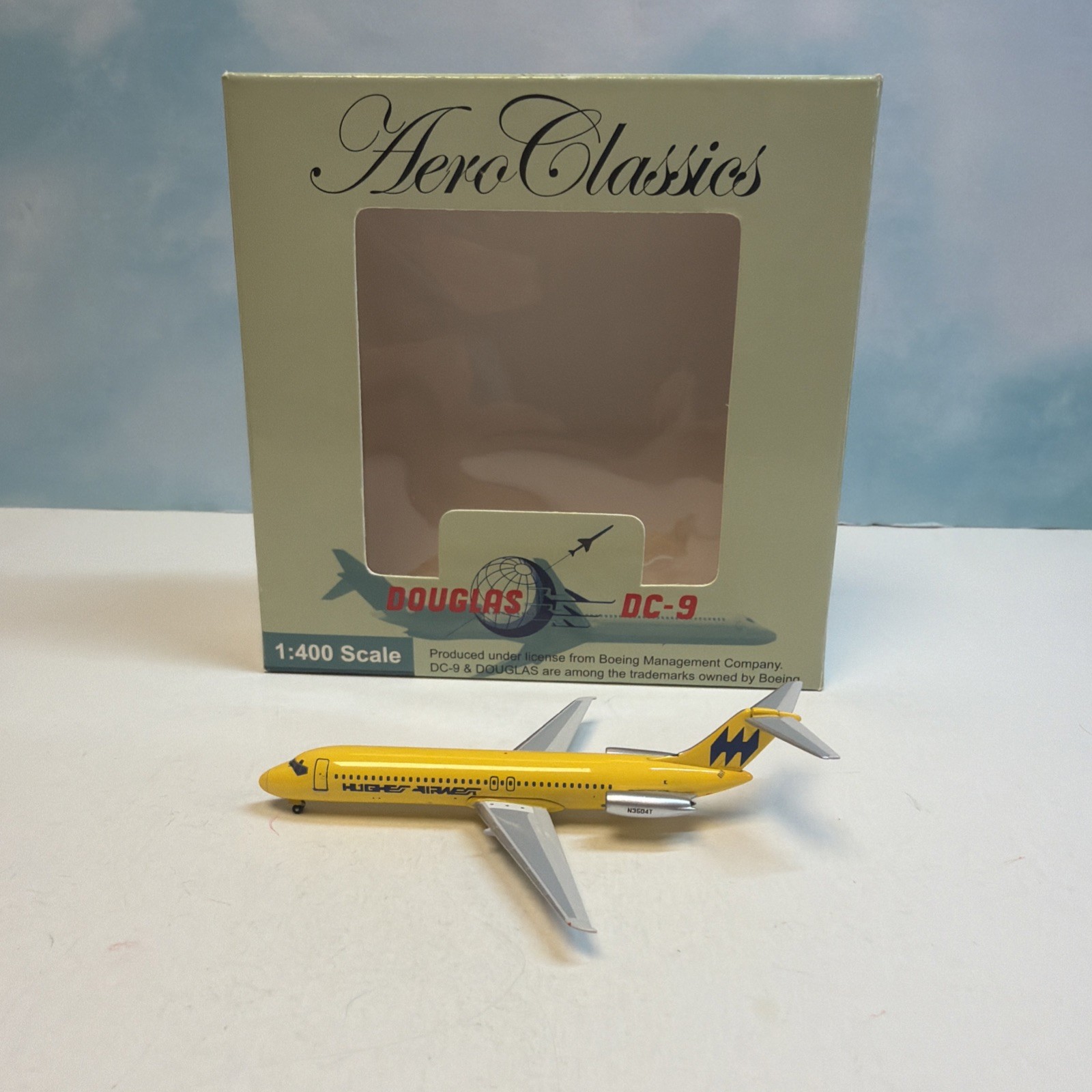 Aeroclassics 1:400 Hughes Airwest DC-9-30 N3504T Douglas