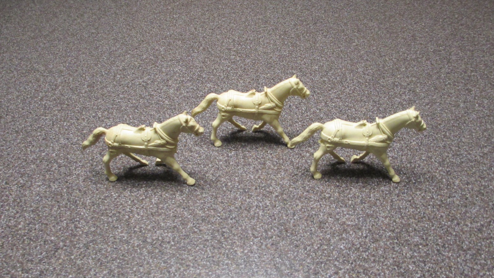 VINTAGE MARX WAGON TRAIN PLAYSET WAGON HORSES