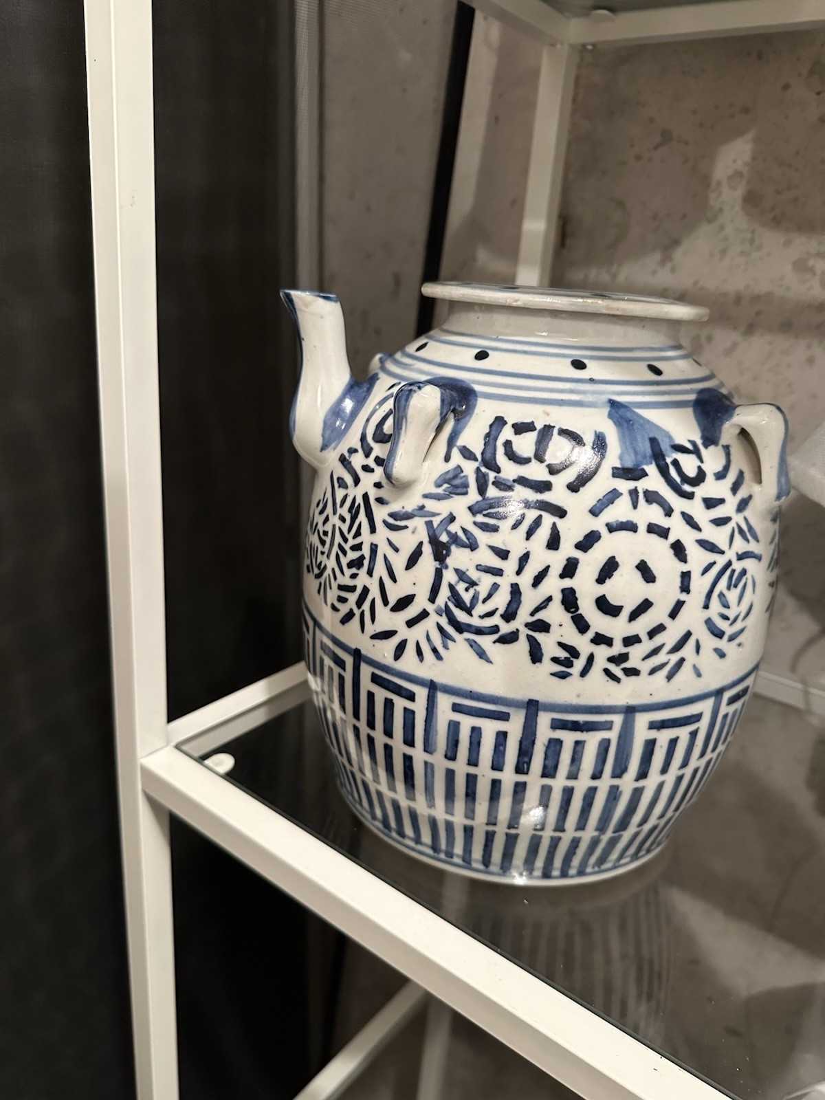 Vintage Chinese Qianlong Nian Zhi Wedding Teapot Vessel Blue and White Porcelain Vintage Chinese Qianlong Nian Zhi Wedding Teapot Vessel Blue and White Porcelain