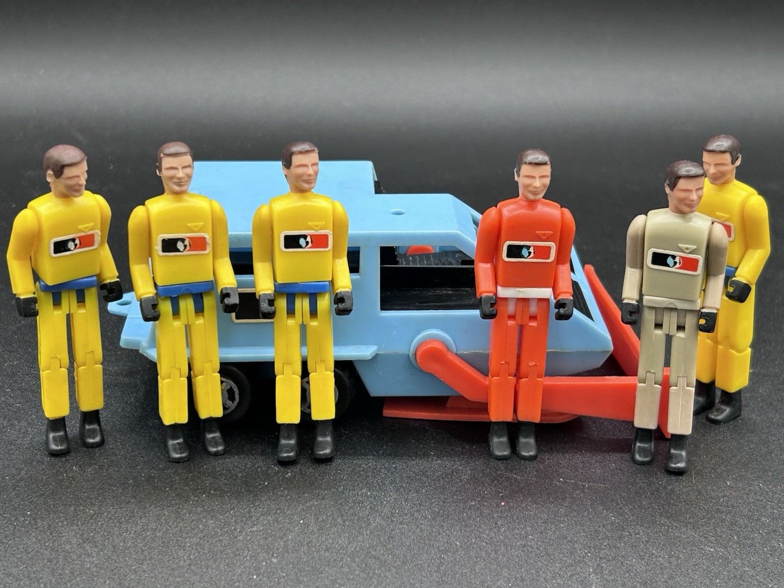 MATCHBOX LESNEY VINTAGE MAC MOBILE ACTION COMMAND SNOW RESCUE VEHICLE & FIGS MATCHBOX LESNEY VINTAGE MAC MOBILE ACTION COMMAND SNOW RESCUE VEHICLE & FIGS