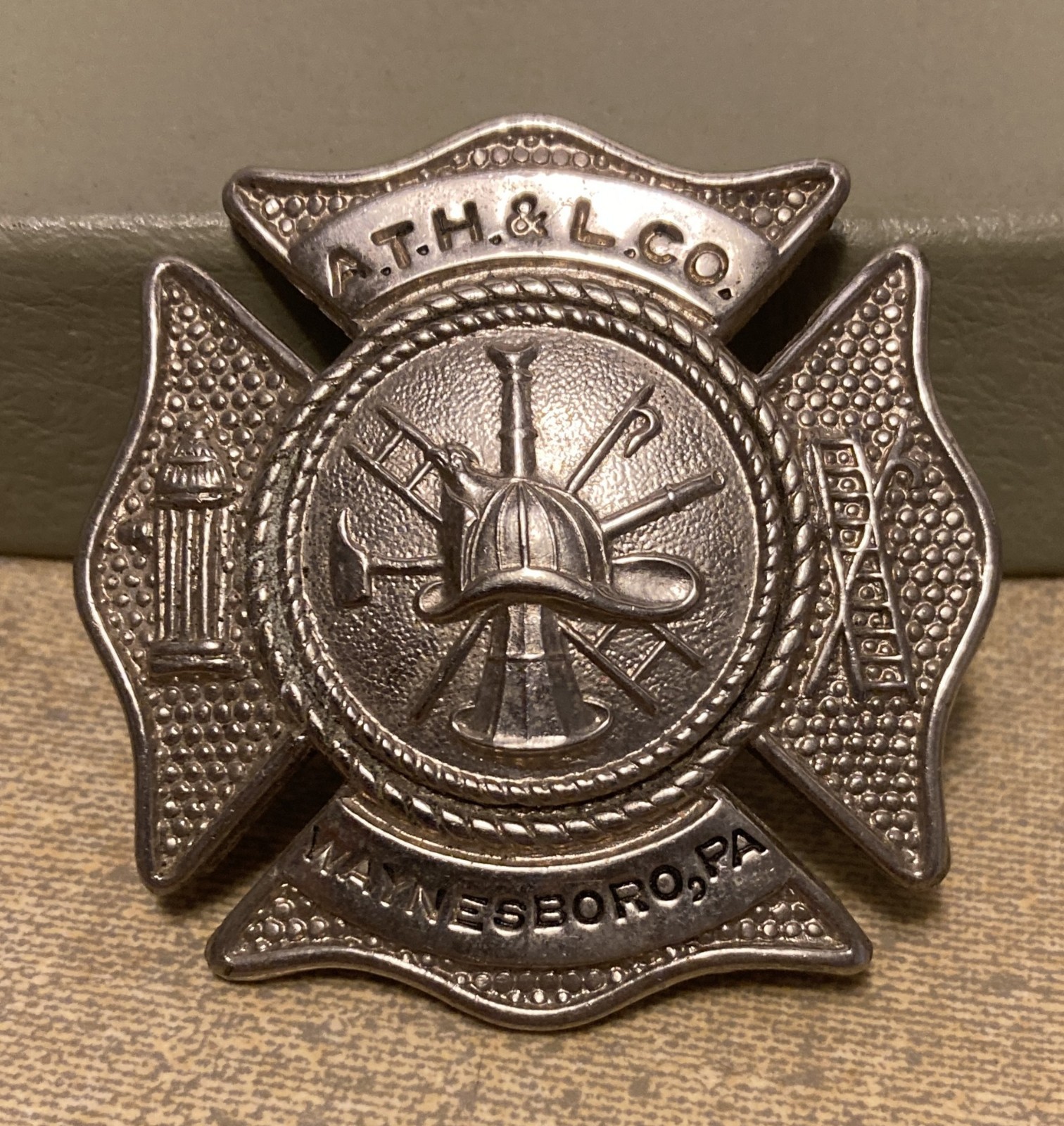 Vintage Obsolete Waynesboro Pa Fire Department Hat Badge