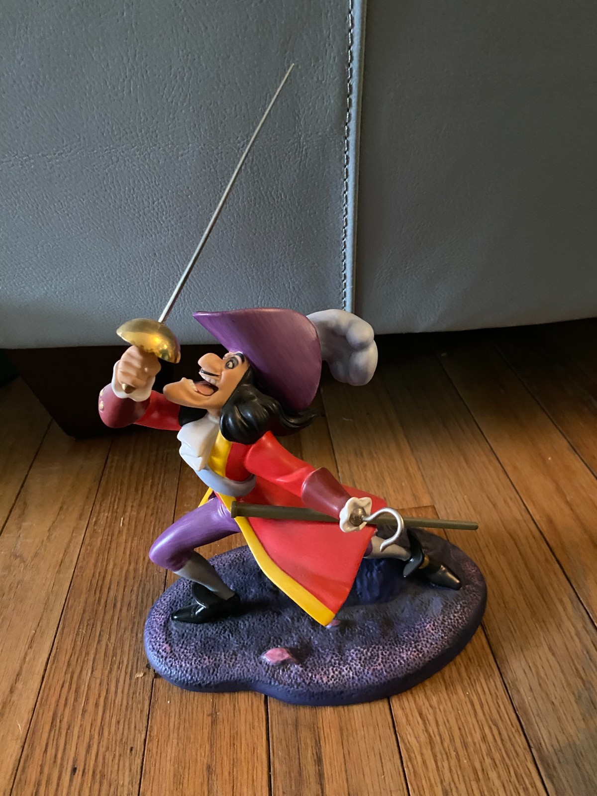 WDCC Disney Peter Pan Captain Hook I'VE GOT YOU THIS TIME Figurine in Box COA WDCC Disney Peter Pan Captain Hook I'VE GOT YOU THIS TIME Figurine in Box COA