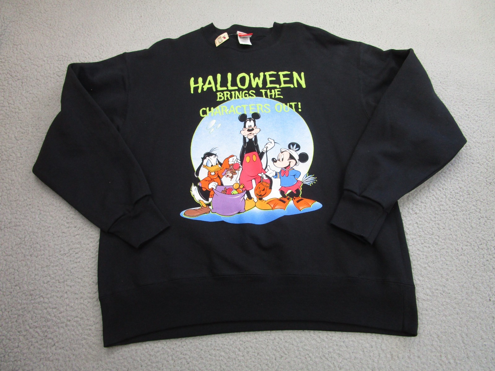 Vintage Disney Halloween Brings The Characters Out Black Crewneck XL USA 90s y2k