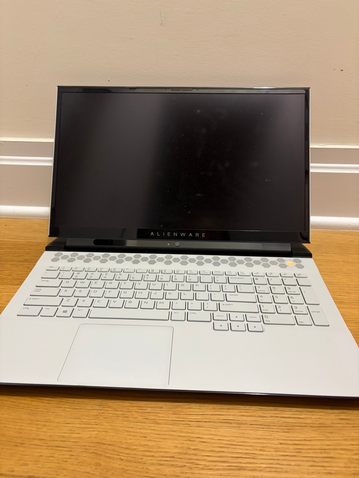 Alienware m17 R3 4K Gaming Laptop i9-10980HK RTX 2070 Super 32GB 1.5TB SSD Alienware m17 R3 4K Gaming Laptop i9-10980HK RTX 2070 Super 32GB 1.5TB SSD