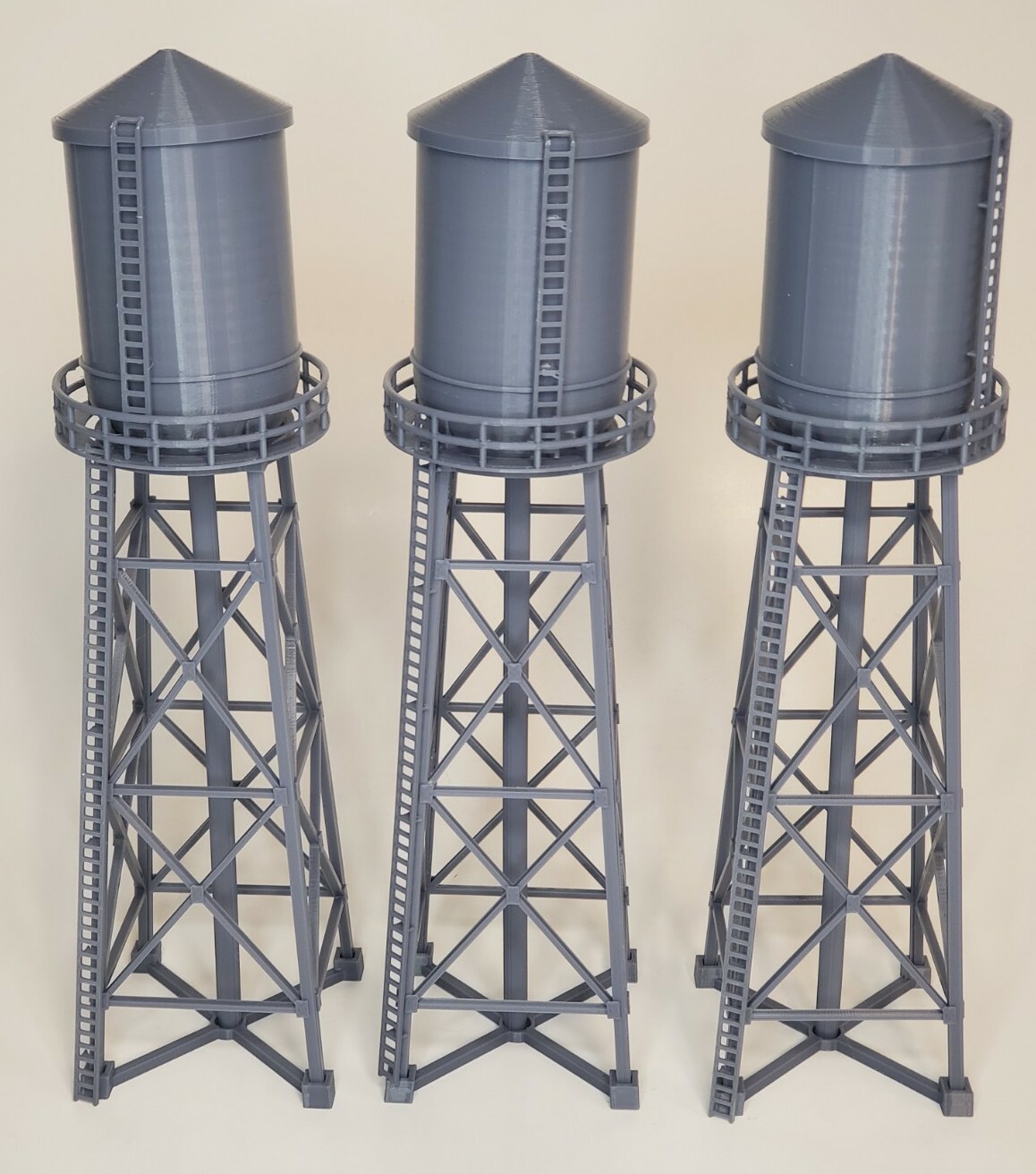 1 - HO Scale Water Tower - Unassembled Set - 10\