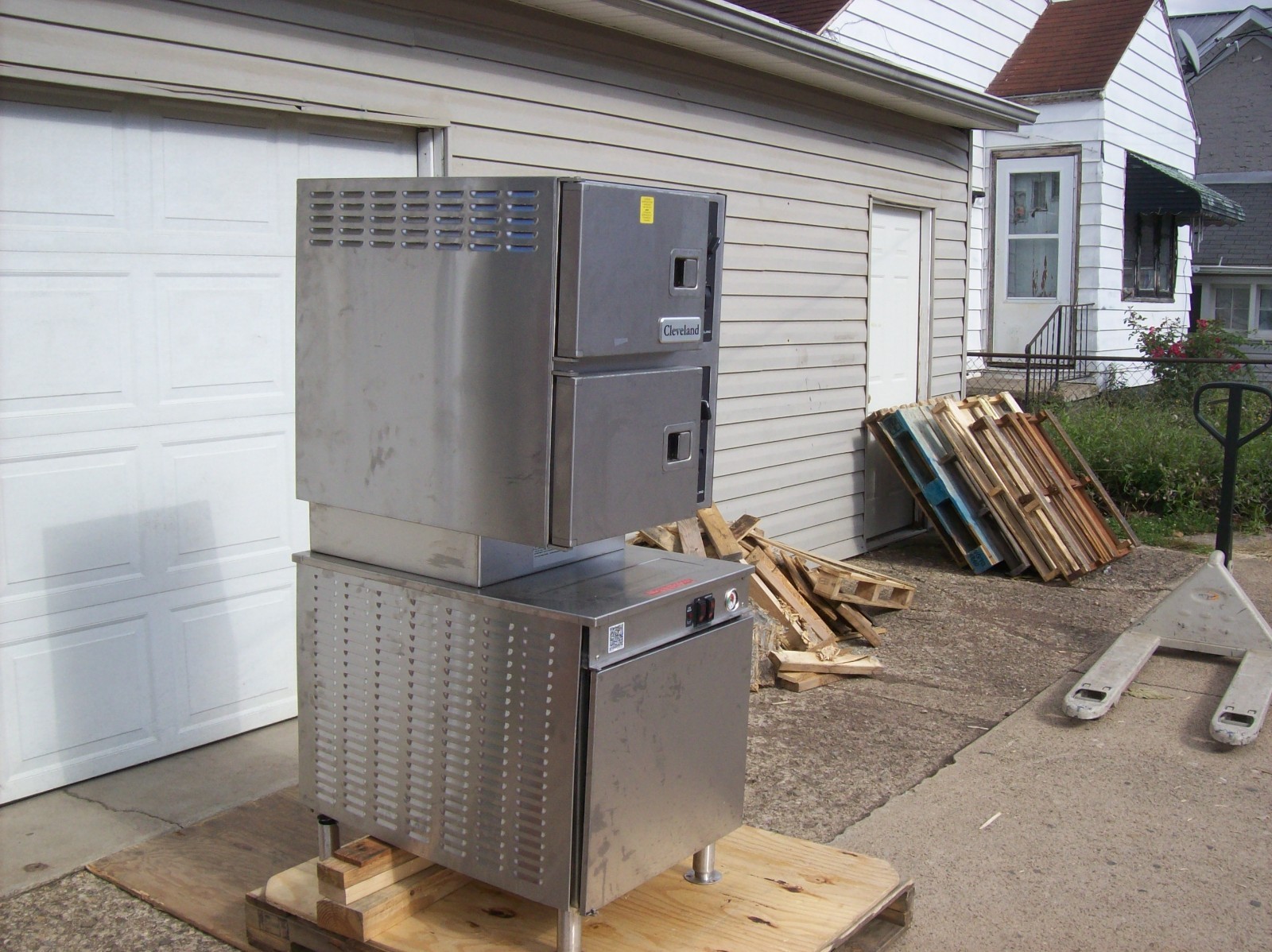 NEW Cleveland Steamer 24CEM24 - only the legs are damaged & back panel missing