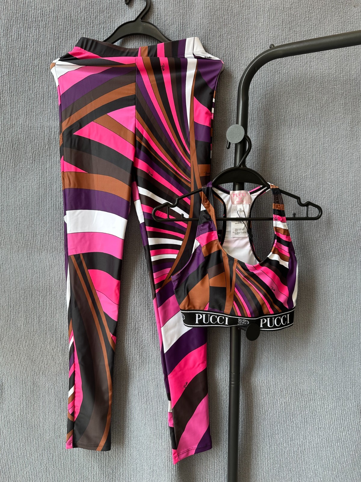 Emilio Pucci 2 Piece Active Set Multi Color Swirl Print Racerback Sports Bra Hig Emilio Pucci 2 Piece Active Set Multi Color Swirl Print Racerback Sports Bra Hig