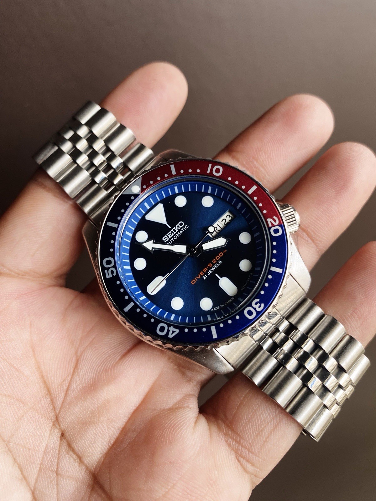 Seiko SKX009 Automatic Diver Pepsi Bezel Day-Date Jubilee Watch mod